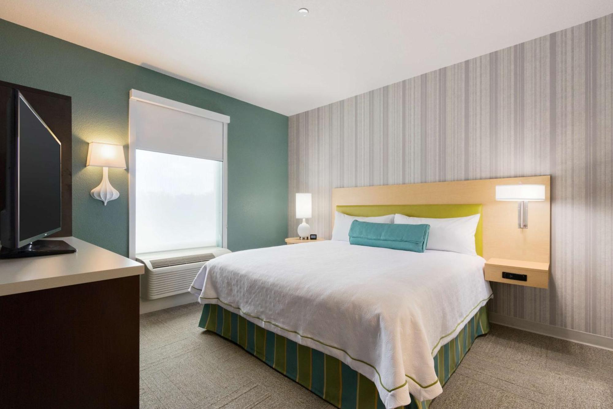 King Suite - Hearing Access/Non-Smoking