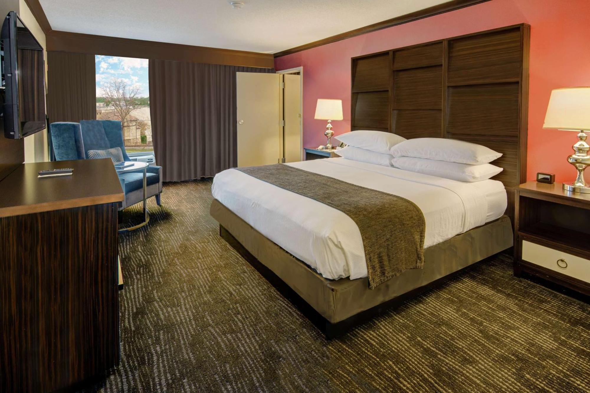 One Bedroom King Suite with River View