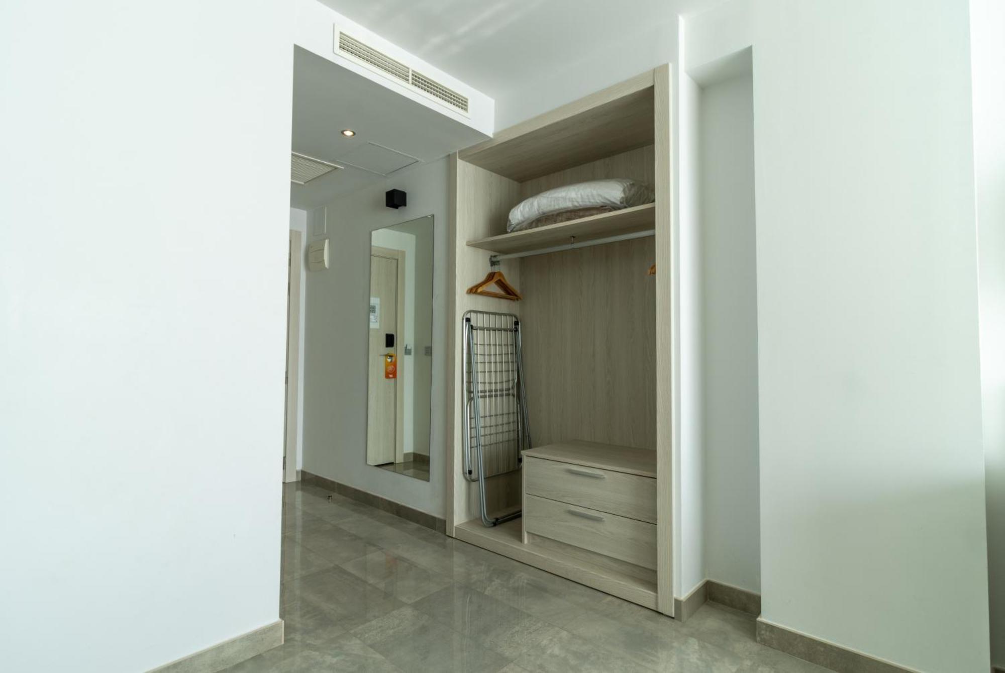 Level Deluxe Twin Room with Sea View