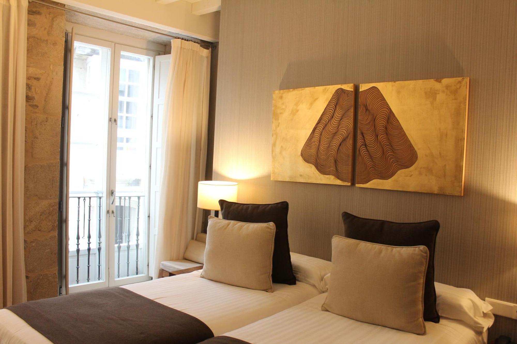 Twin Room,1551749950:JPEG