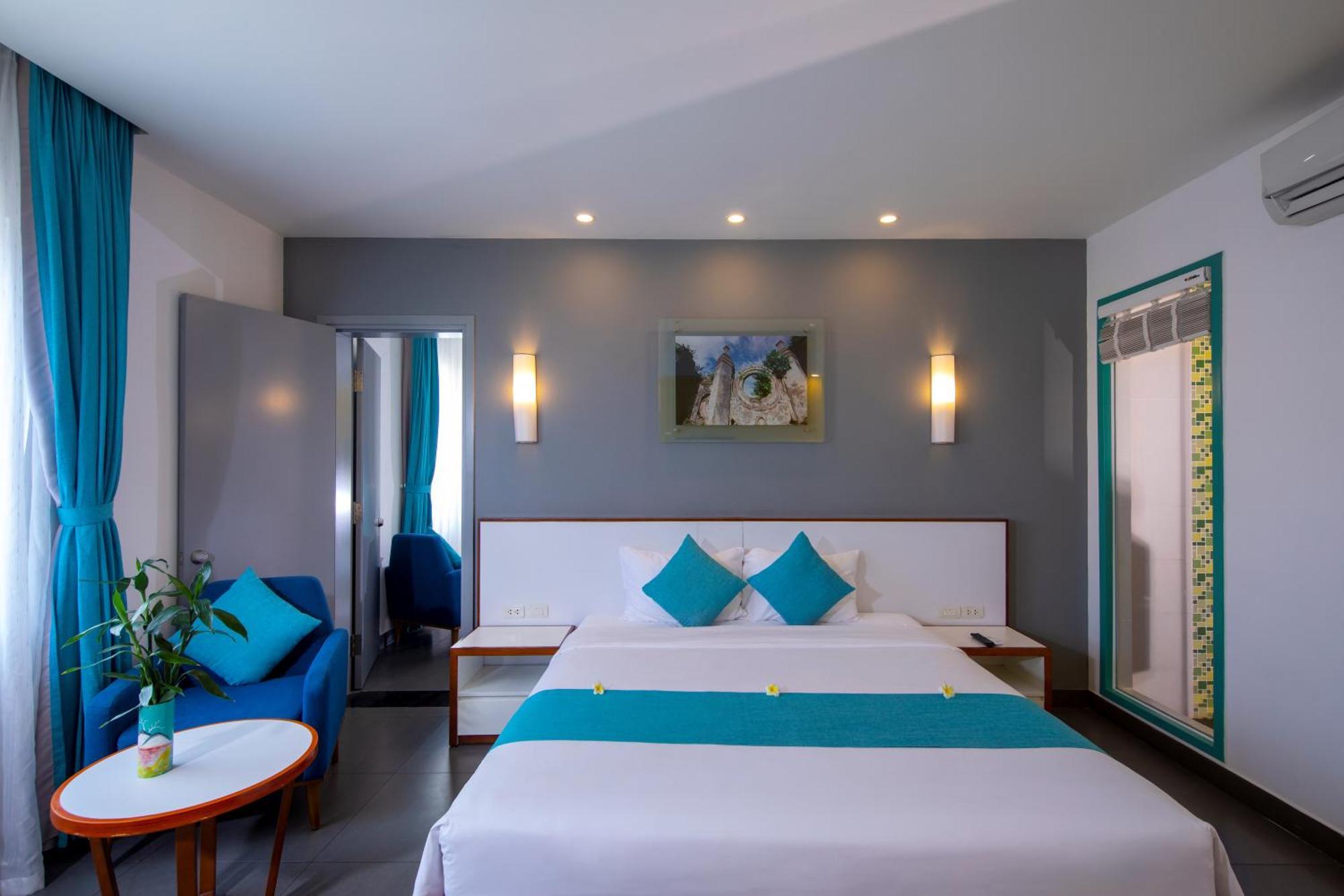 Superior Room,1415778306:JPEG