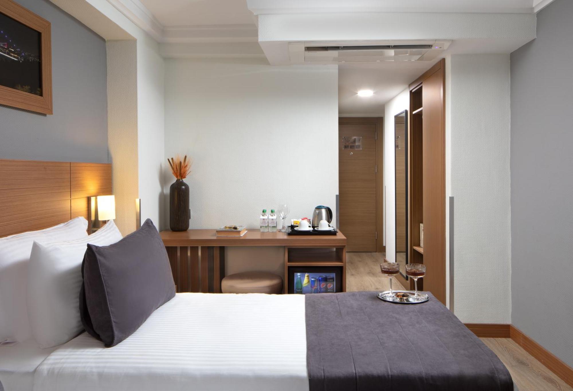 Standard Adjoining Room 2 Rooms Access to Spa