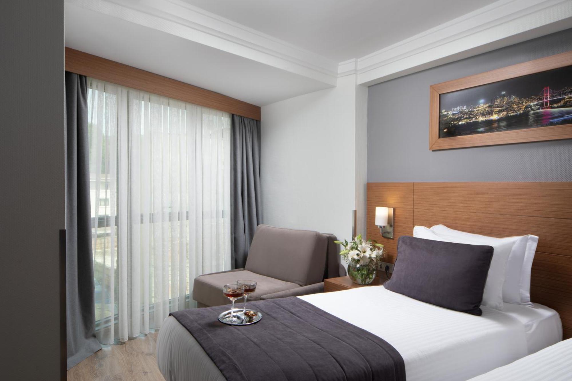 Standard Adjoining Room 2 Rooms Access to Spa