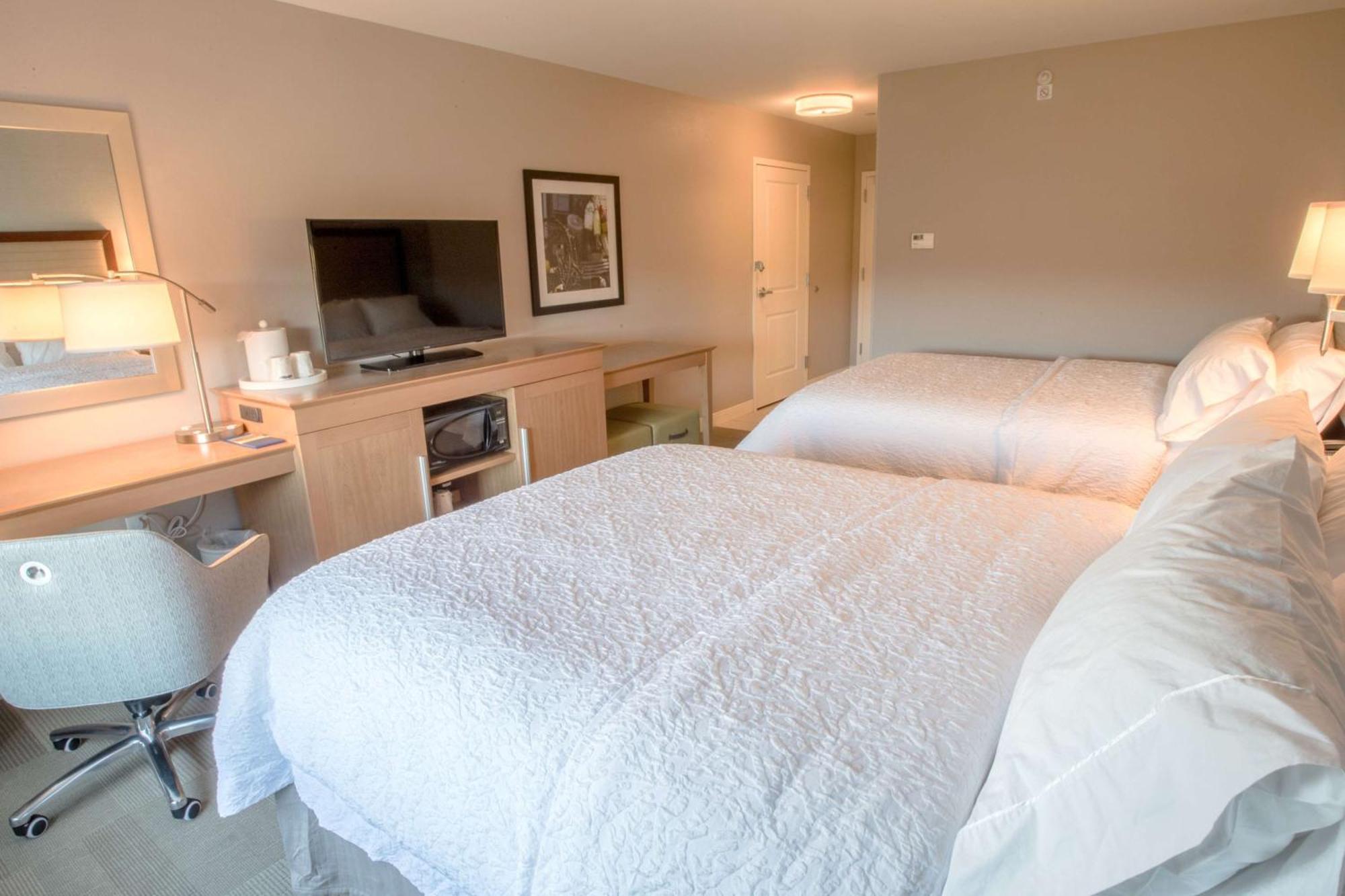 Room with Two Queen Beds - Non-Smoking