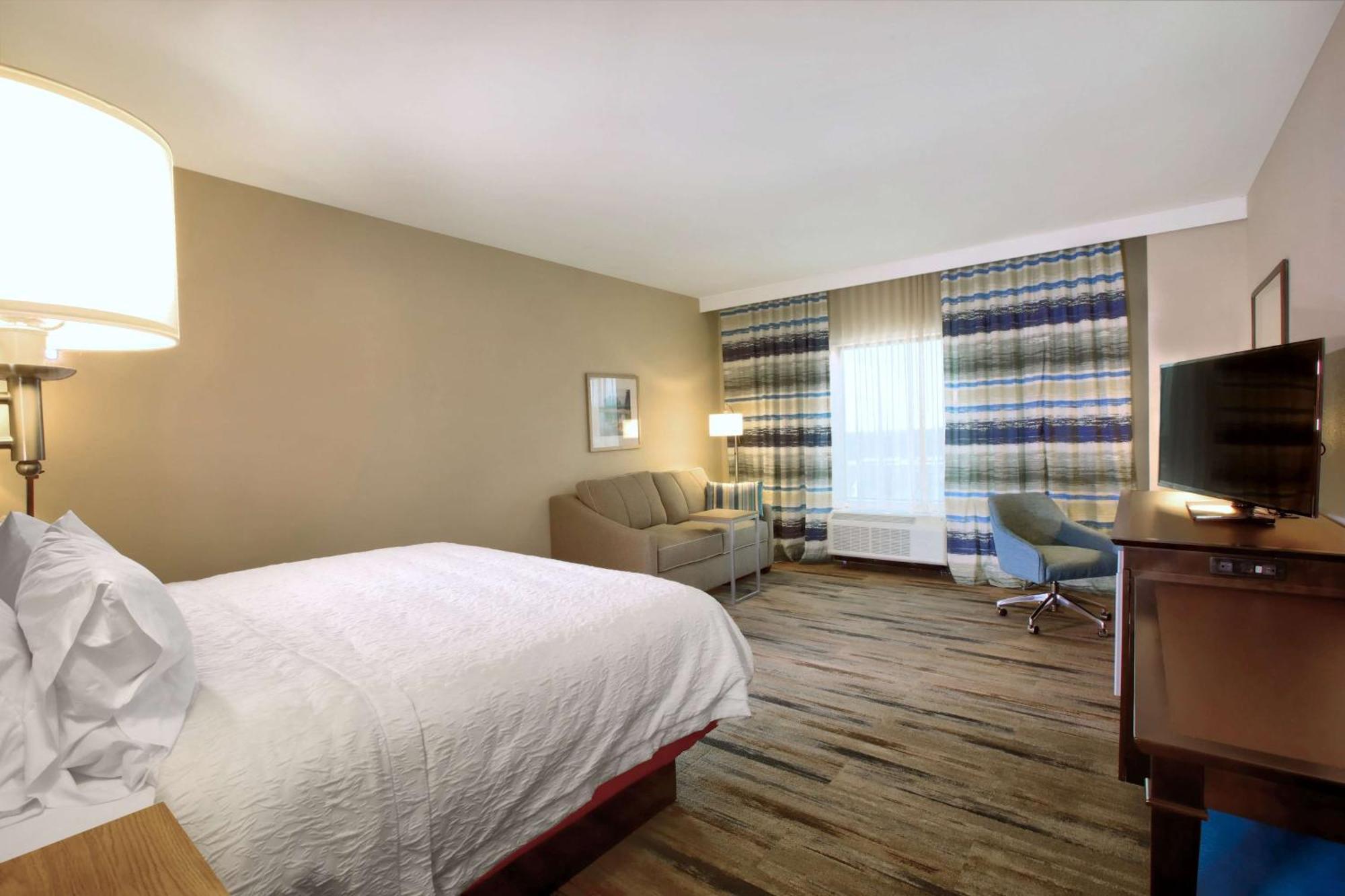 King Room with Sofa Bed - Non-Smoking