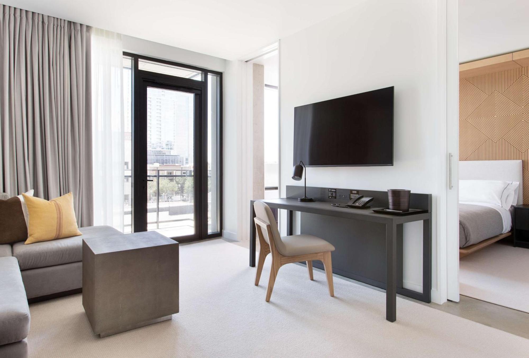 Suite de 1 dormitorio con balcón - 1 cama grande