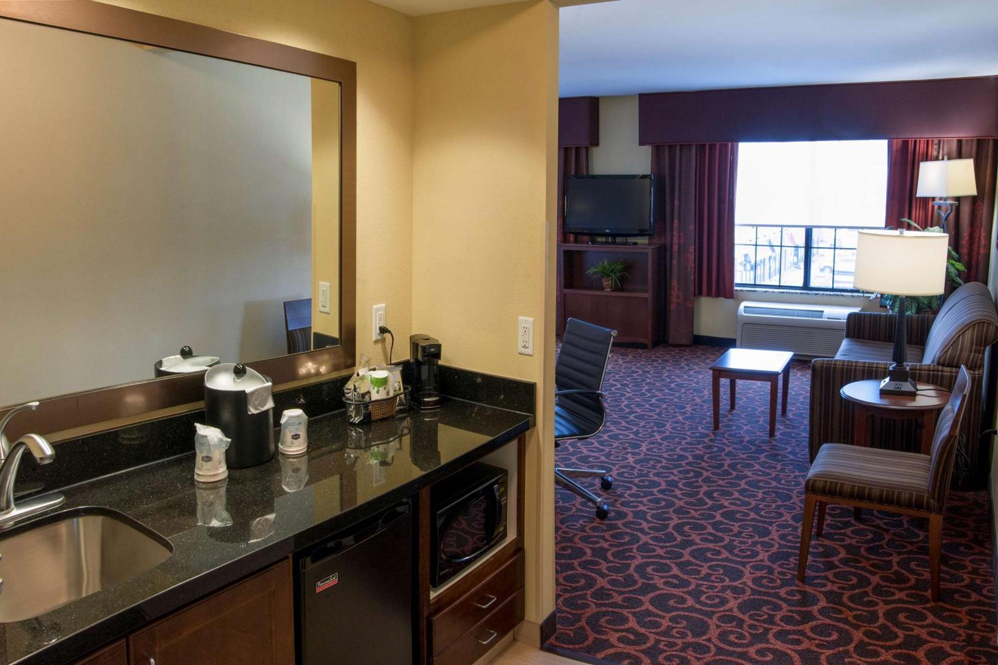 King Studio Suite - Non-Smoking
