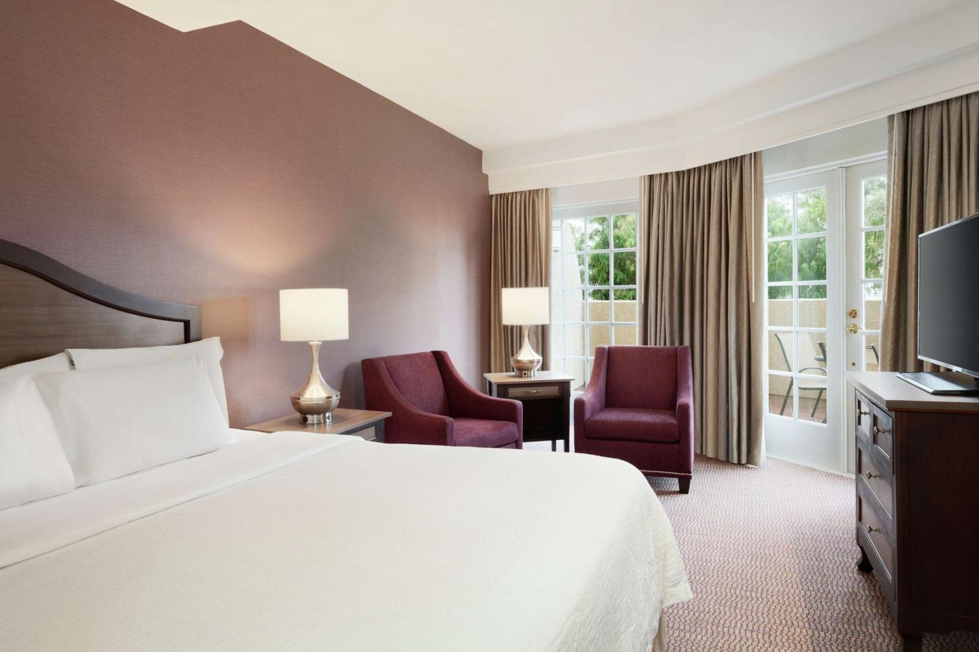Deluxe King Suite