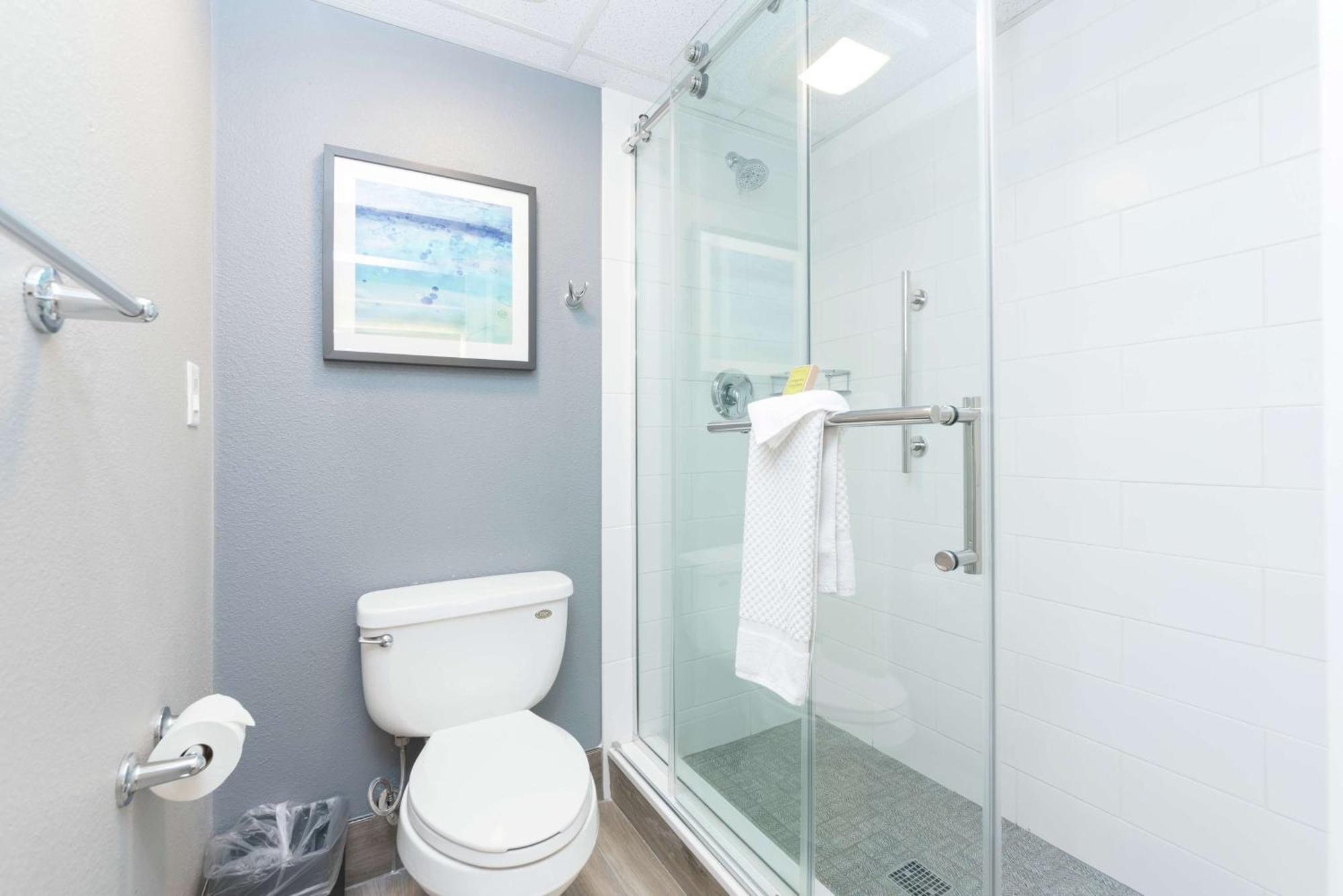 Two-Room Oceanfront Queen Suite High Floor