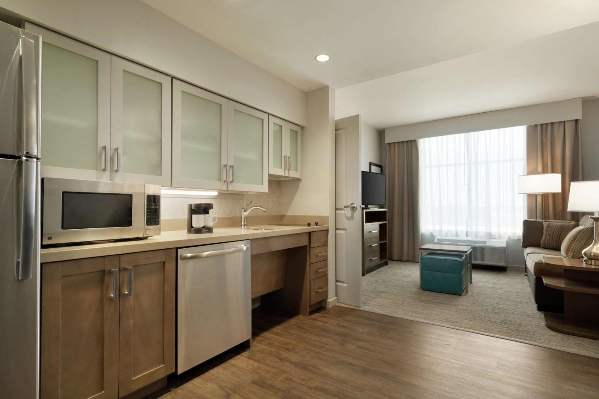 Queen Suite with Two Queen Beds - Hearing Access/Non-Smoking