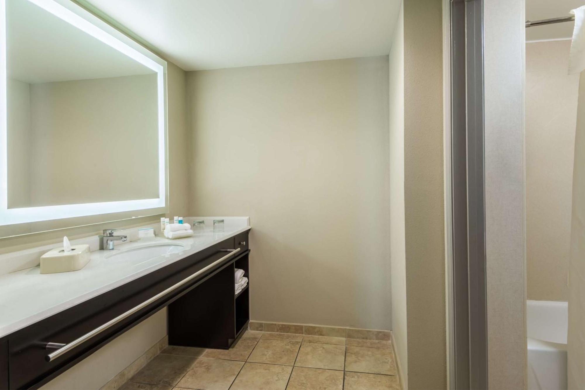 Two Bedroom Suite with One King and Two Queen Beds - Non-Smoking