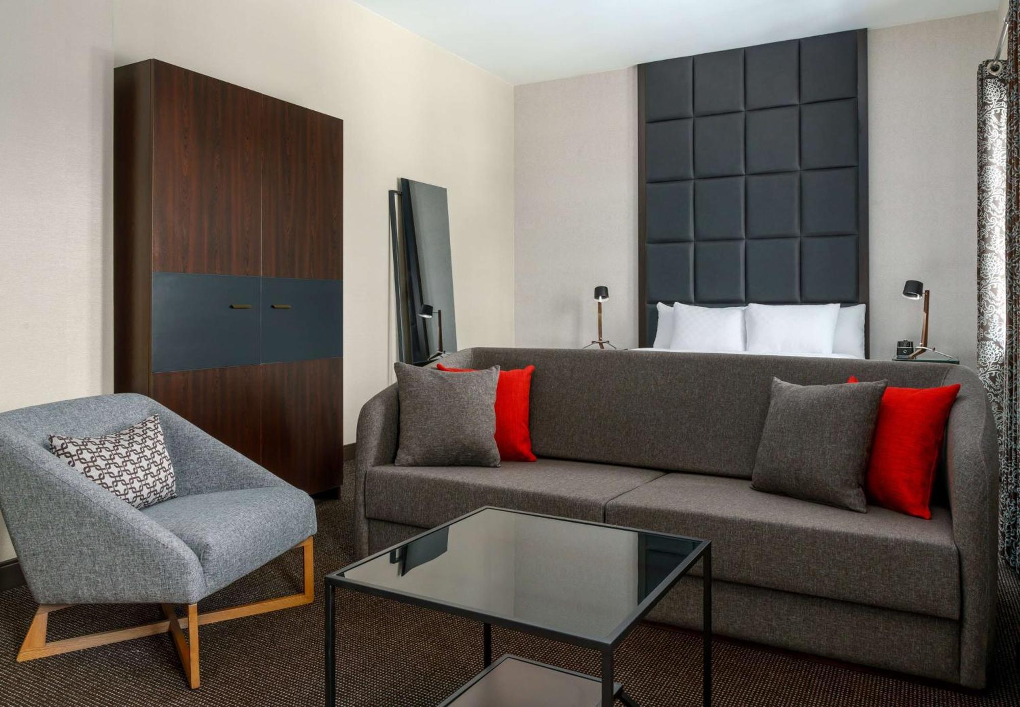Junior King Suite Seating Area