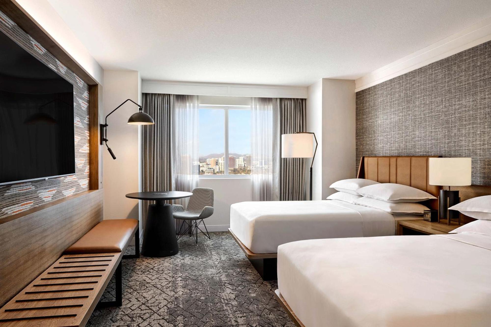 One-Bedroom Executive Suite Two Double Beds