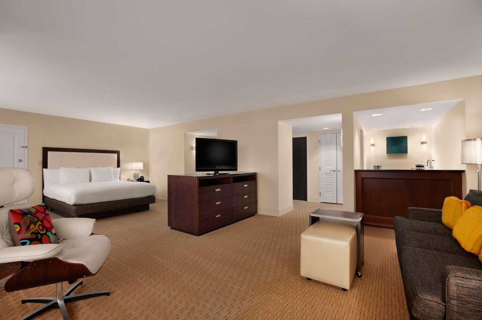 Junior King Suite