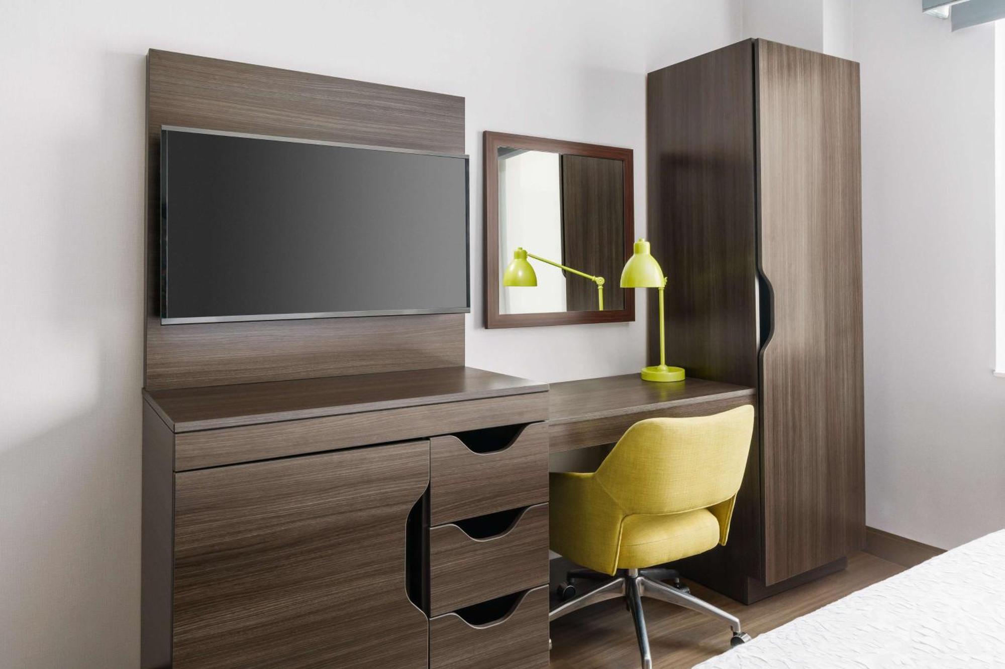 King Room with King Bed - Non-Smoking,1552125322:JPEG