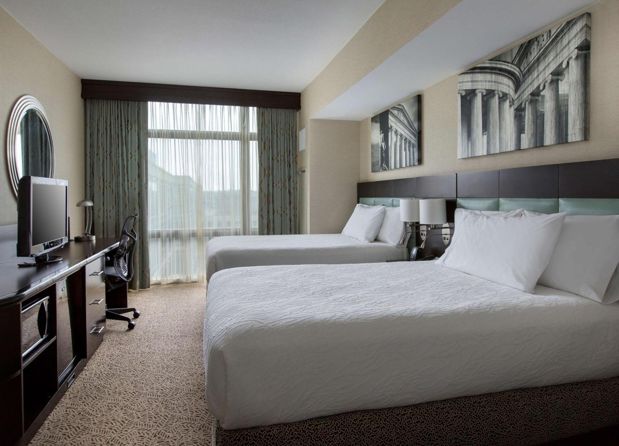 Queen Room Two Queen Beds Hearing Access