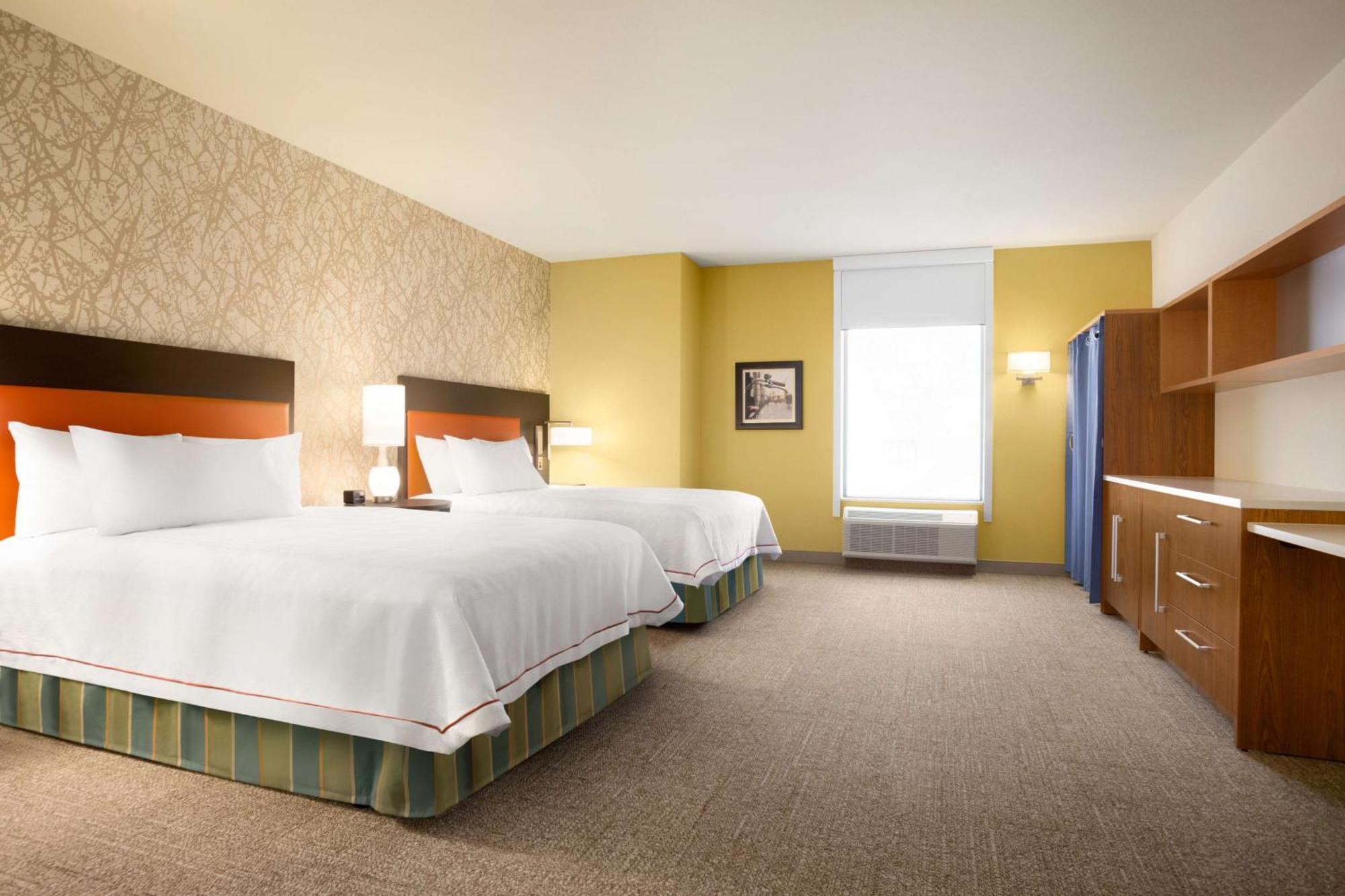 Studio Suite Two Queen Beds Hearing Access or Non-Smoking