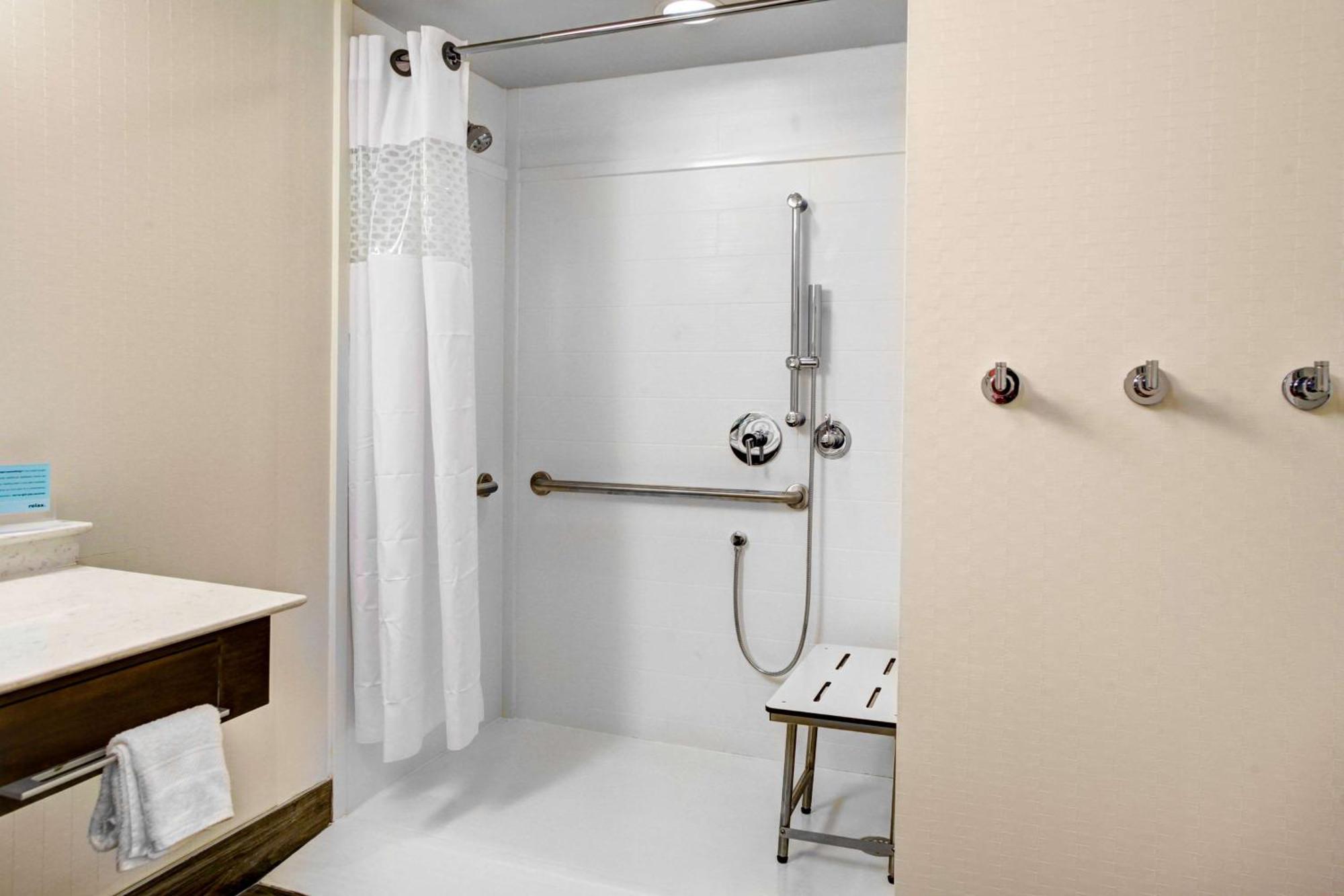 King Studio Suite with Sofa Bed - Hearing Access/Non-Smoking