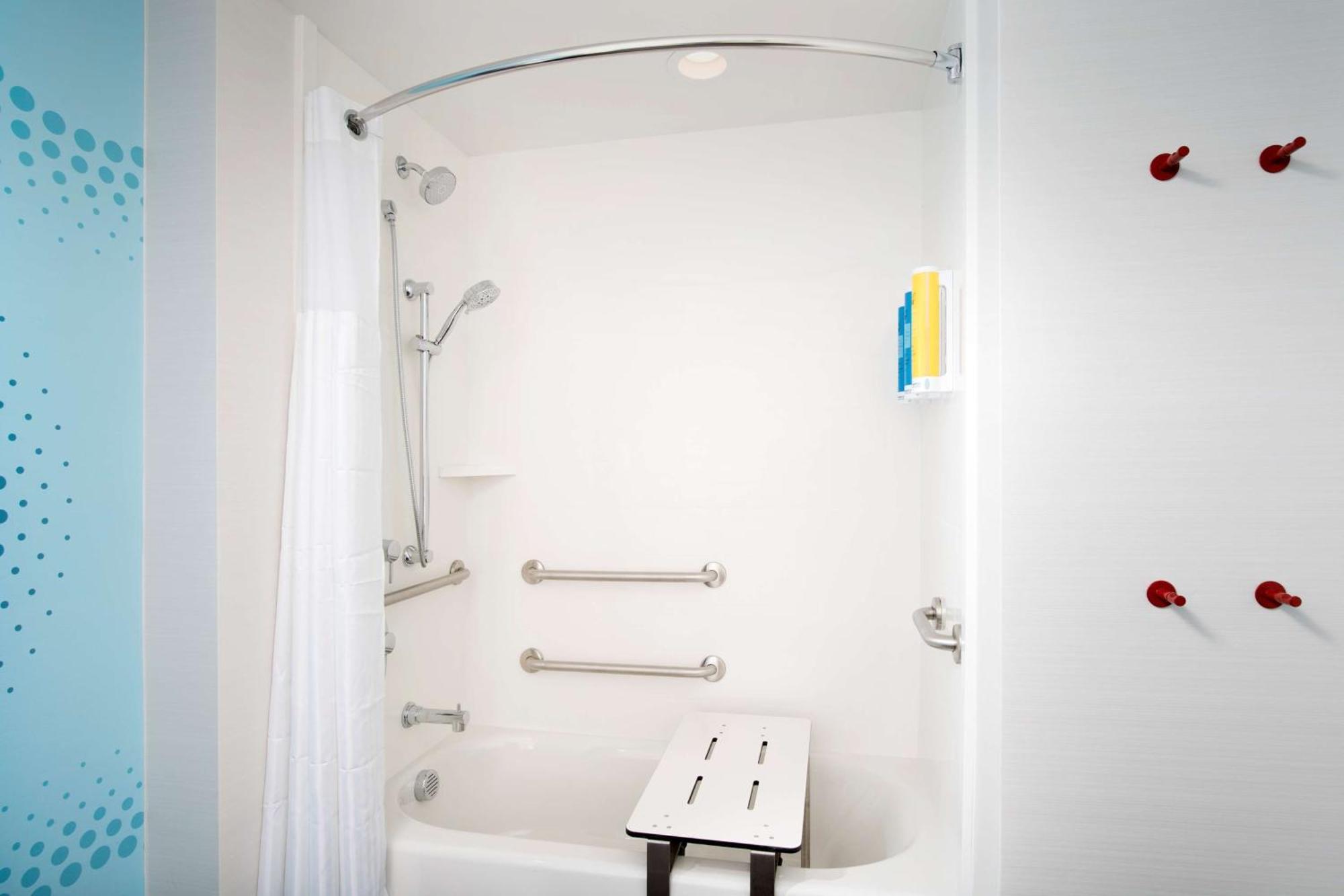 Queen Room with Two Queen Beds - Mobility Access