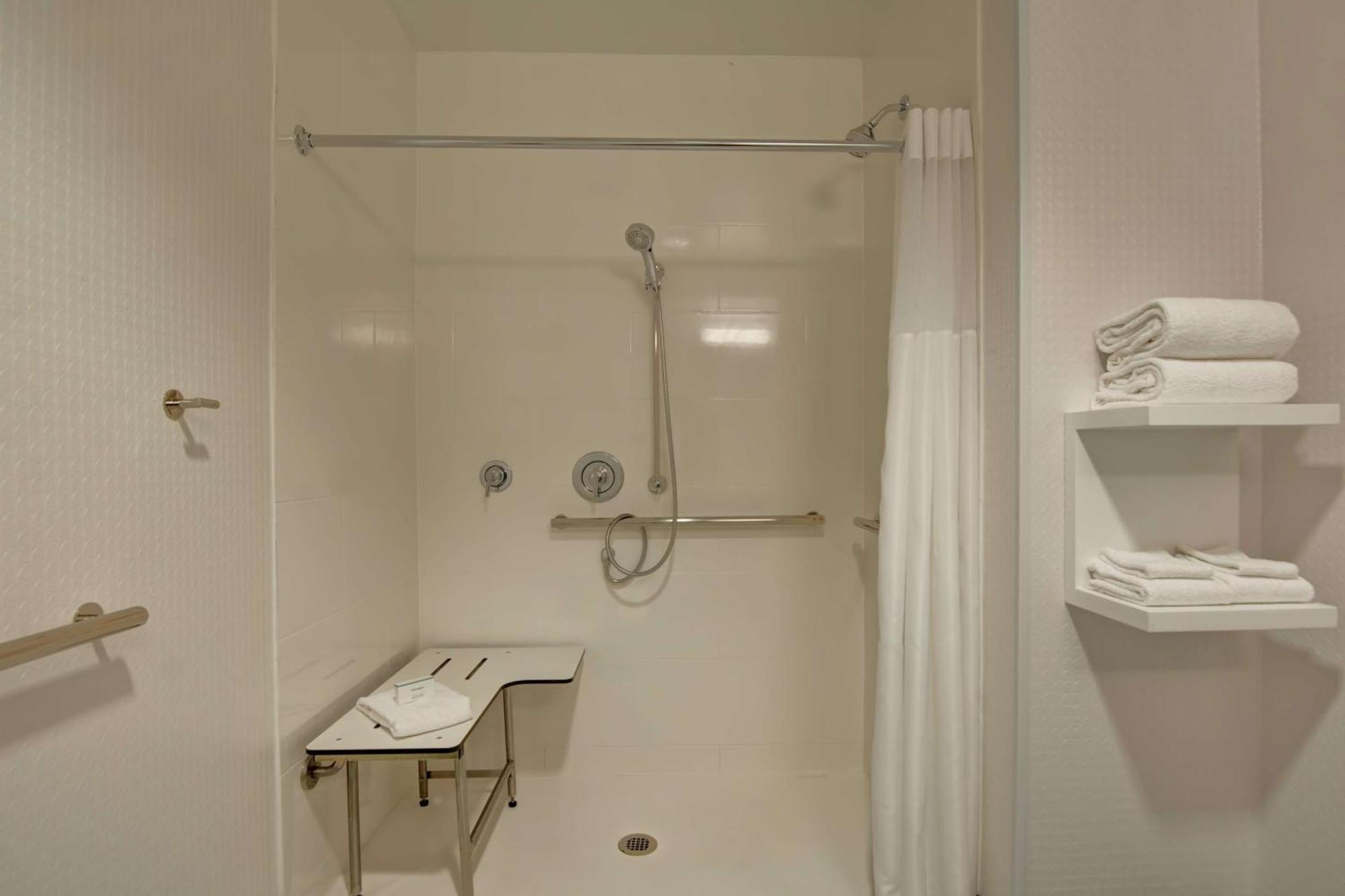 King Room with Roll-In Shower - Disability Access