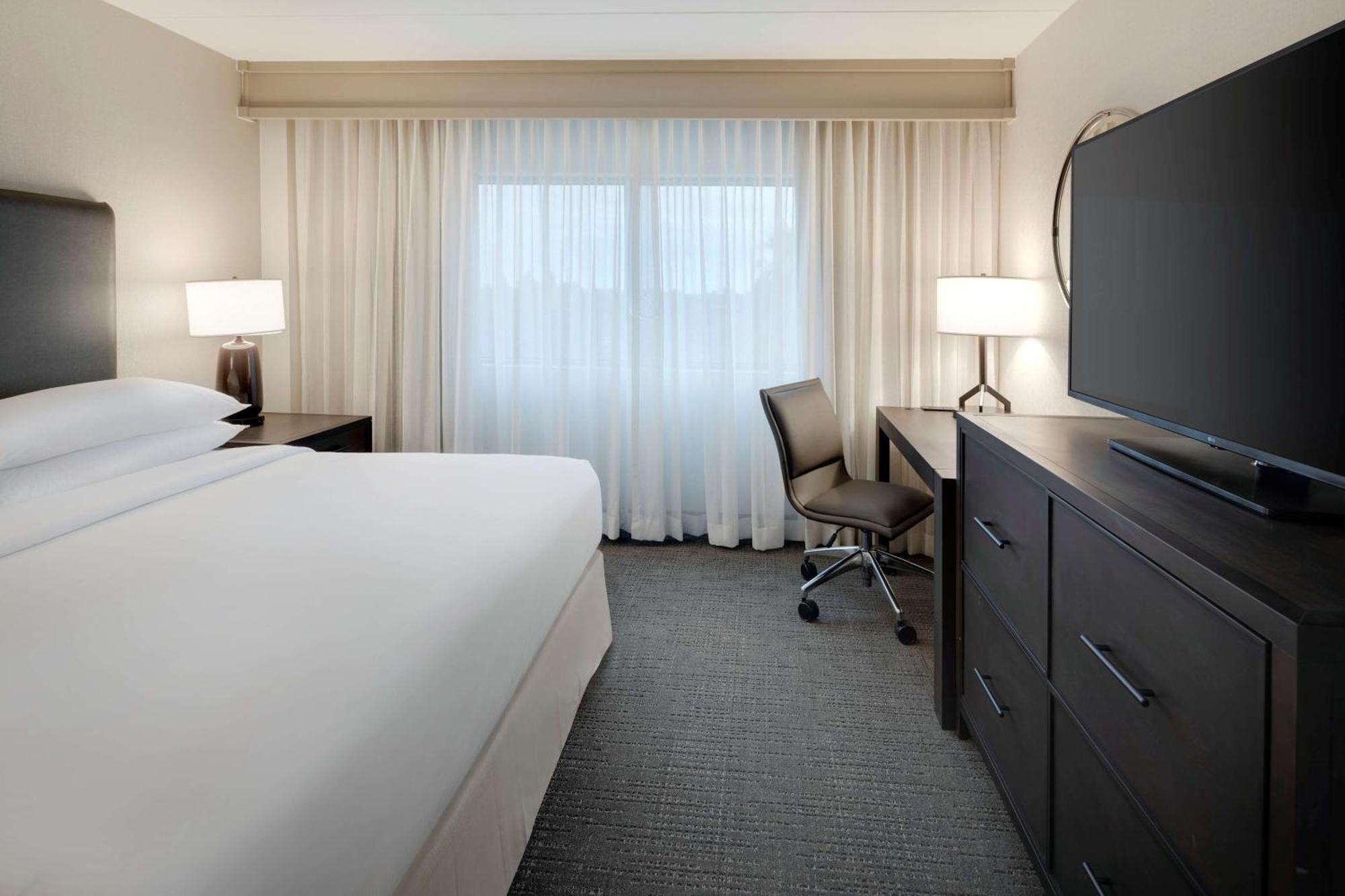 Two-Bedroom King Suite with Tub - Mobility Accessible