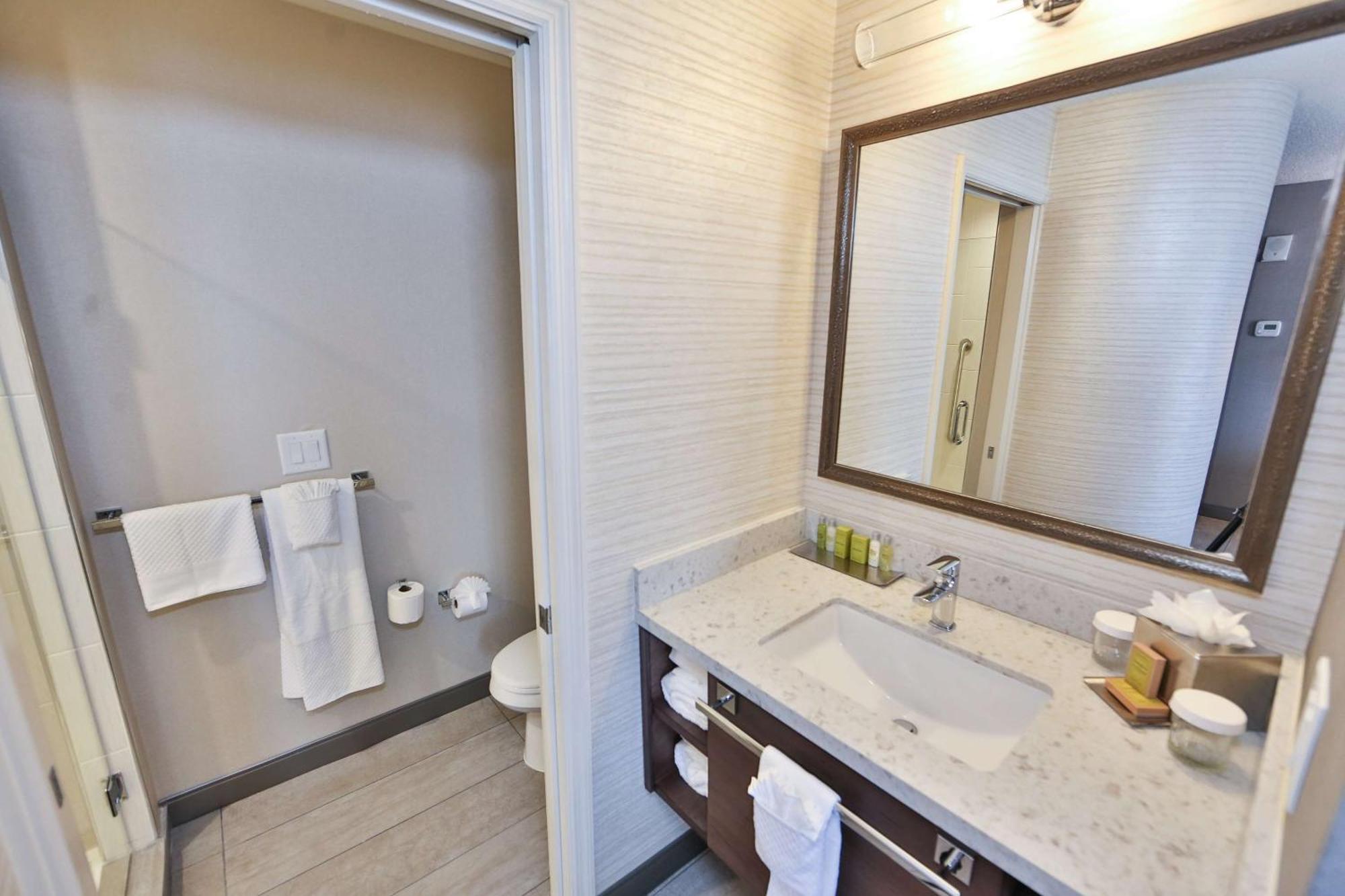 Double Room with Two Double Beds - Non-Smoking