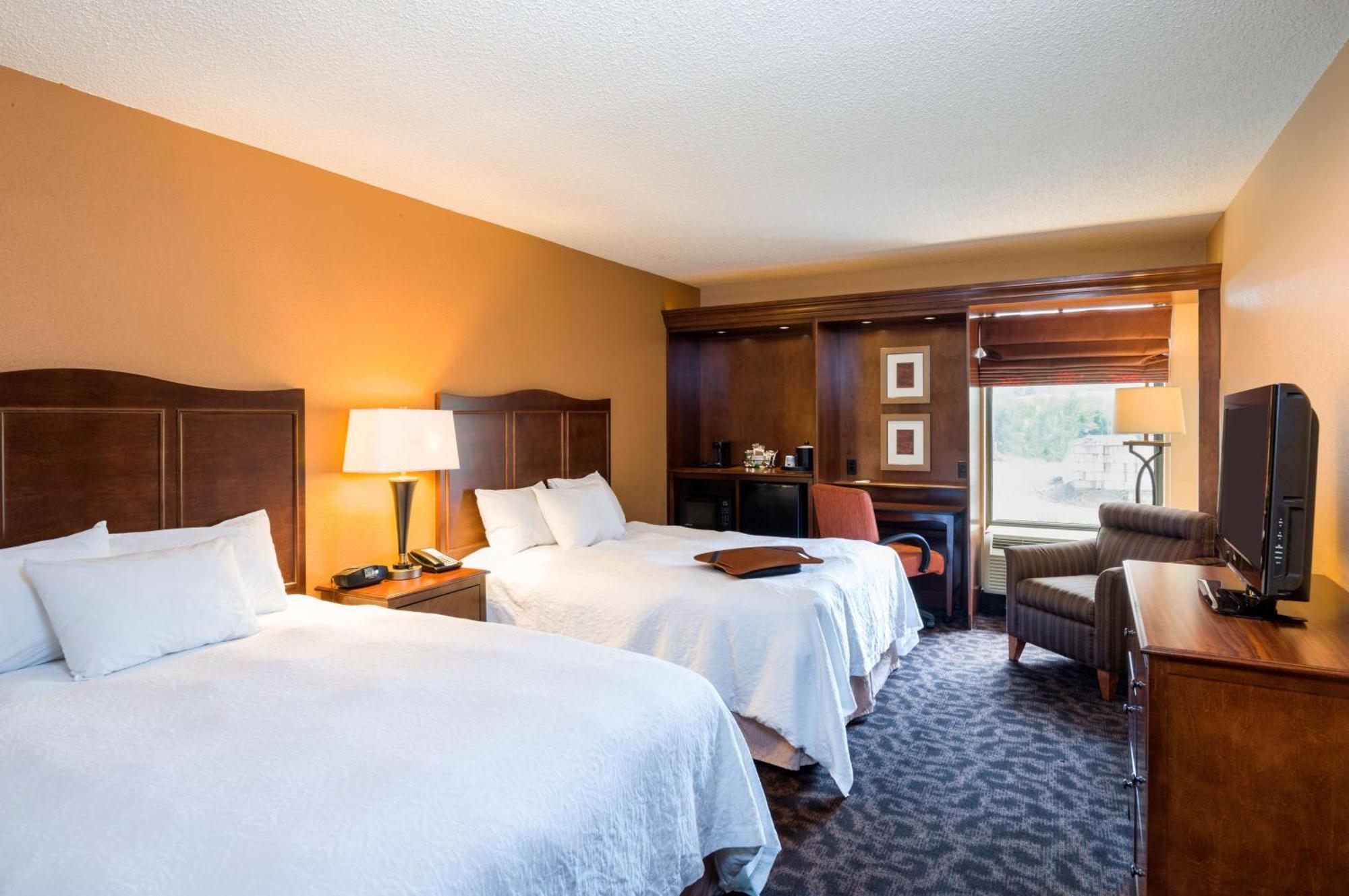 Room with Two Queen Beds - Non-Smoking