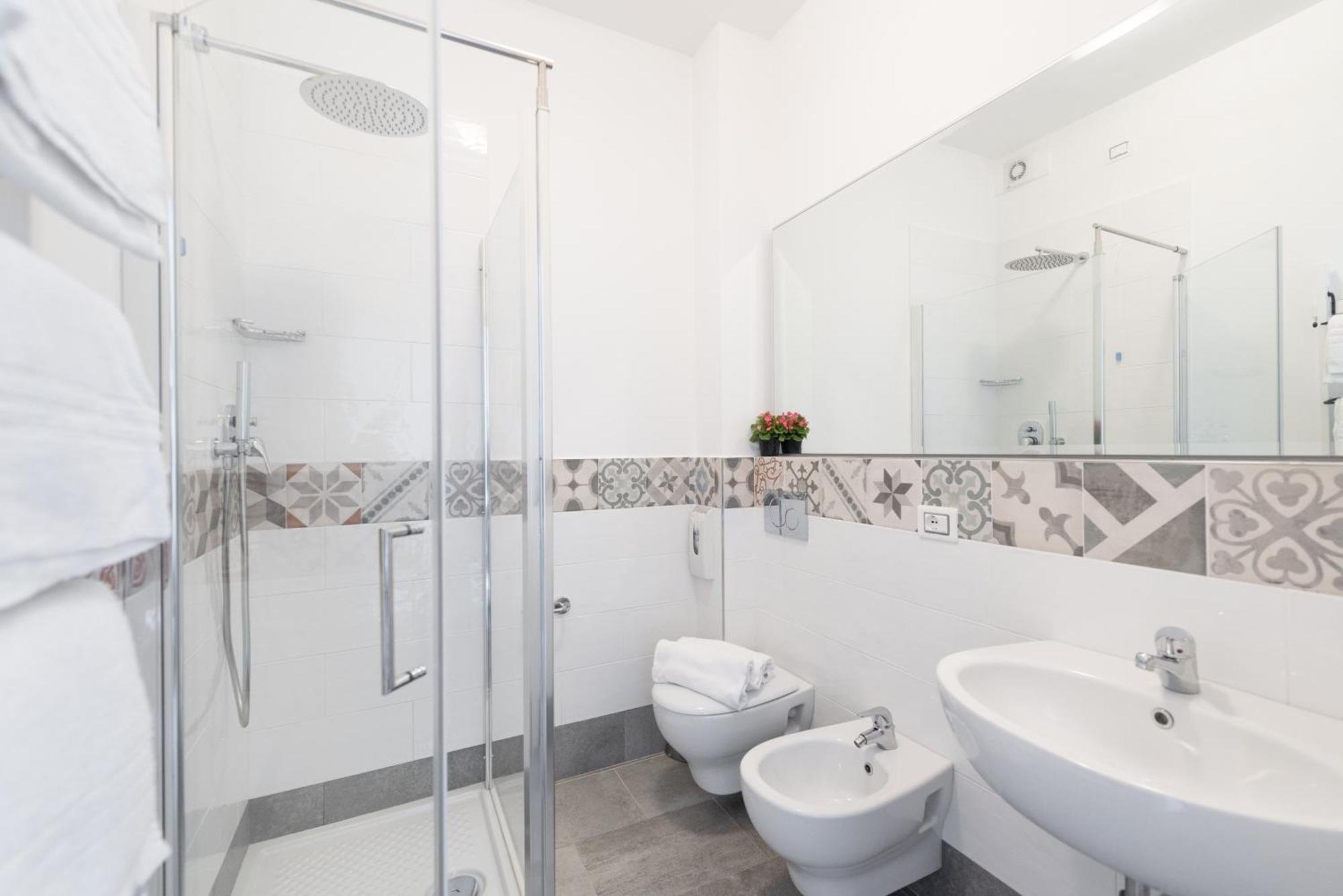 Double or Twin Room with Sea View