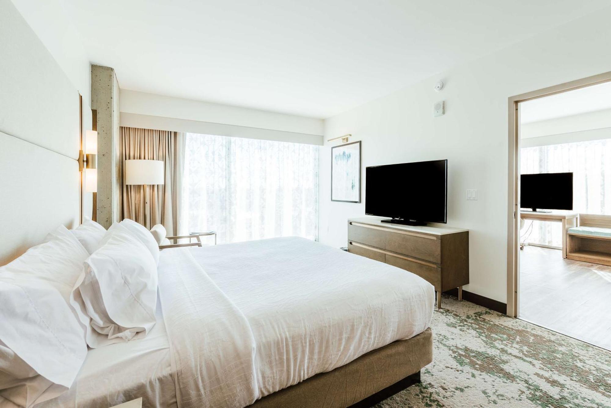 Suite Esquinera de 1 dormitorio con cama extragrande y vistas