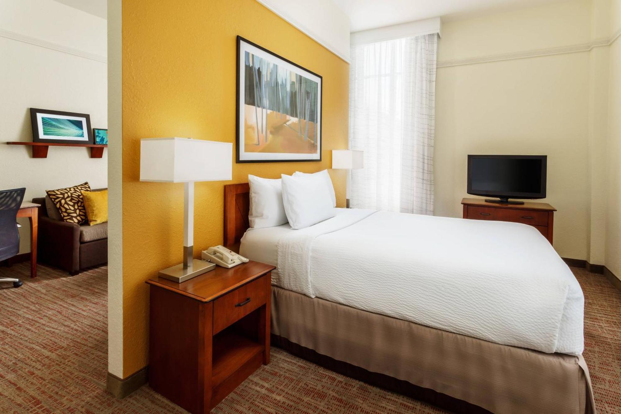 Estudio grande con cama doble