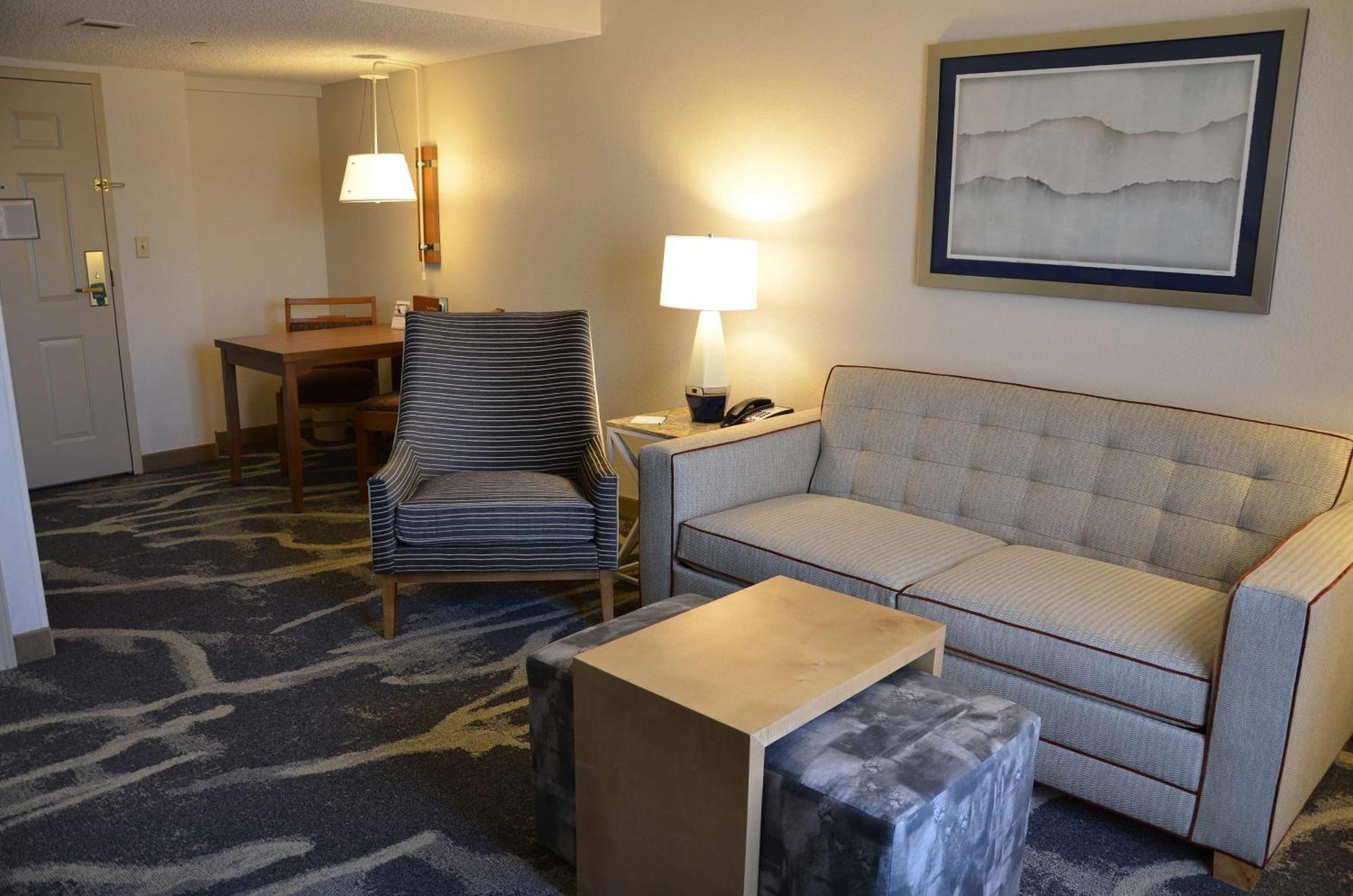 One-Bedroom Suite Two Double Beds Non-Smoking
