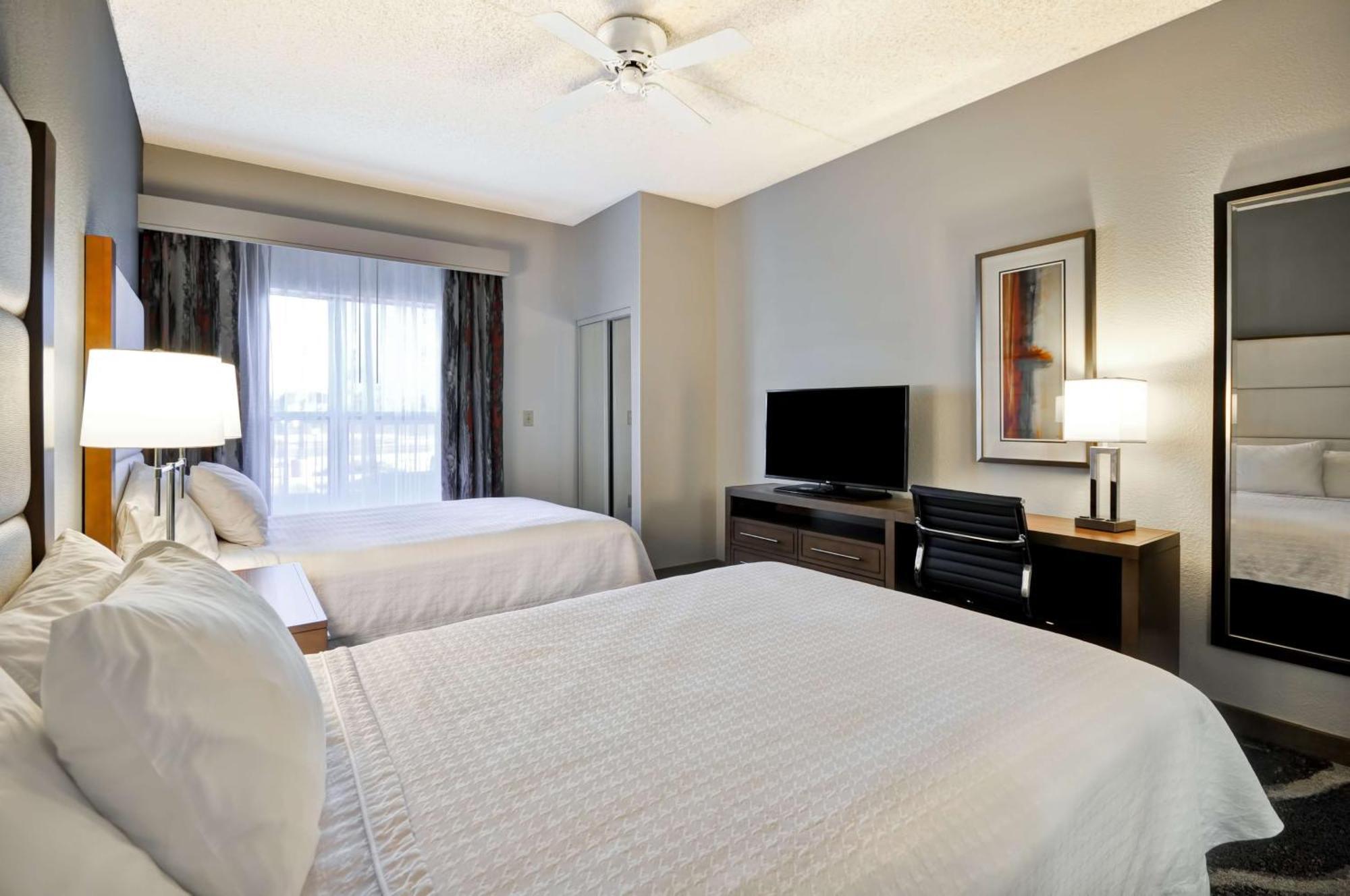 One-Bedroom Suite Two Double Beds Non-Smoking