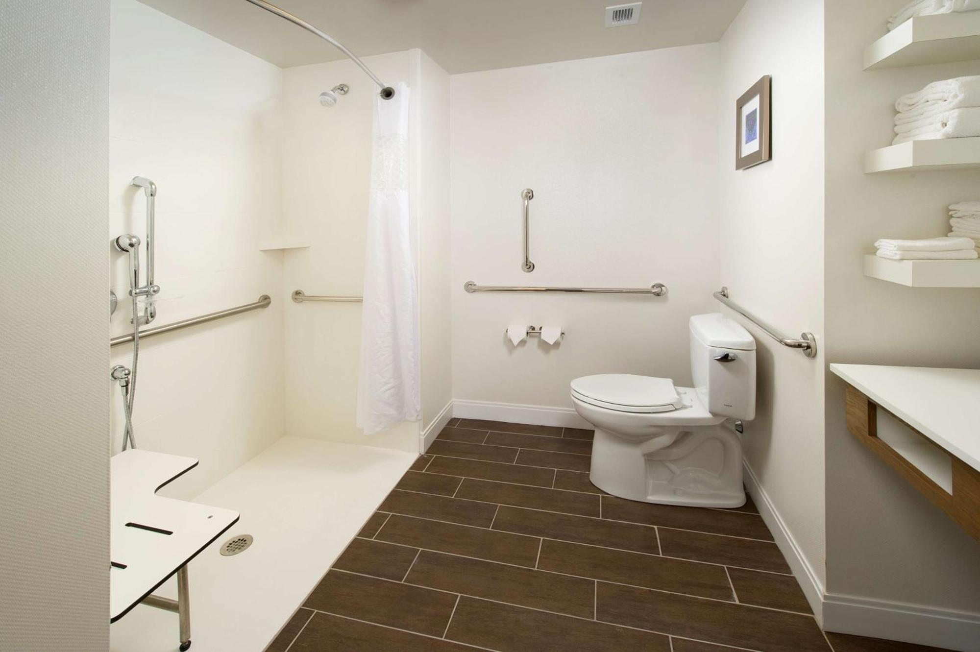 Queen Room with Two Queen Beds - Mobility and Hearing Access/Non-Smoking