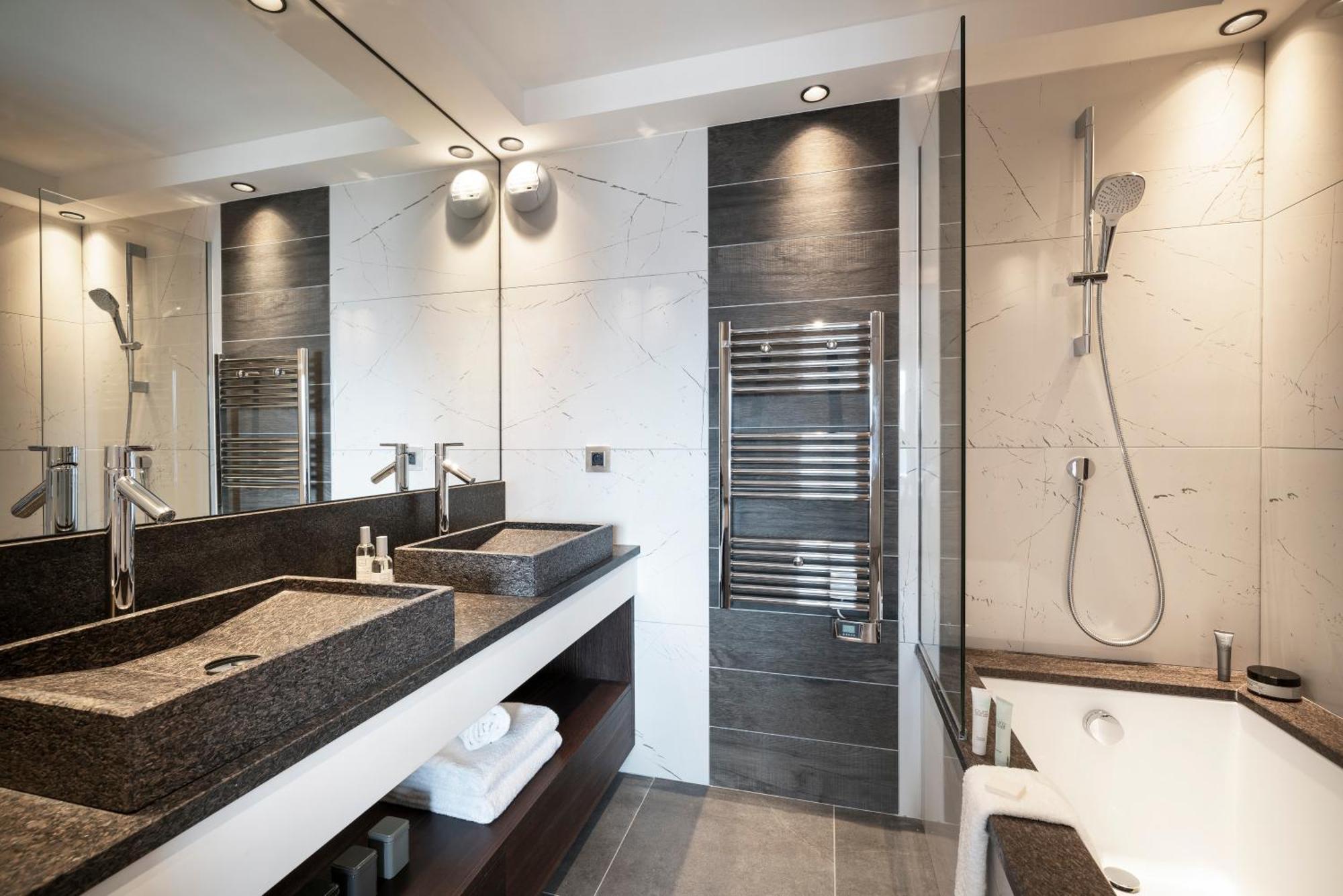 Deluxe Room with Spa Access