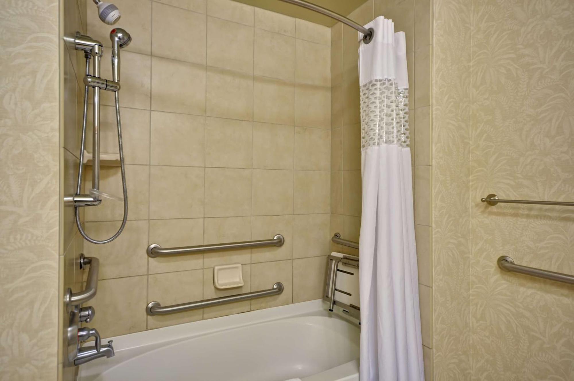 King Room with Accessible Tub - Mobility and Hearing Access/Non-Smoking