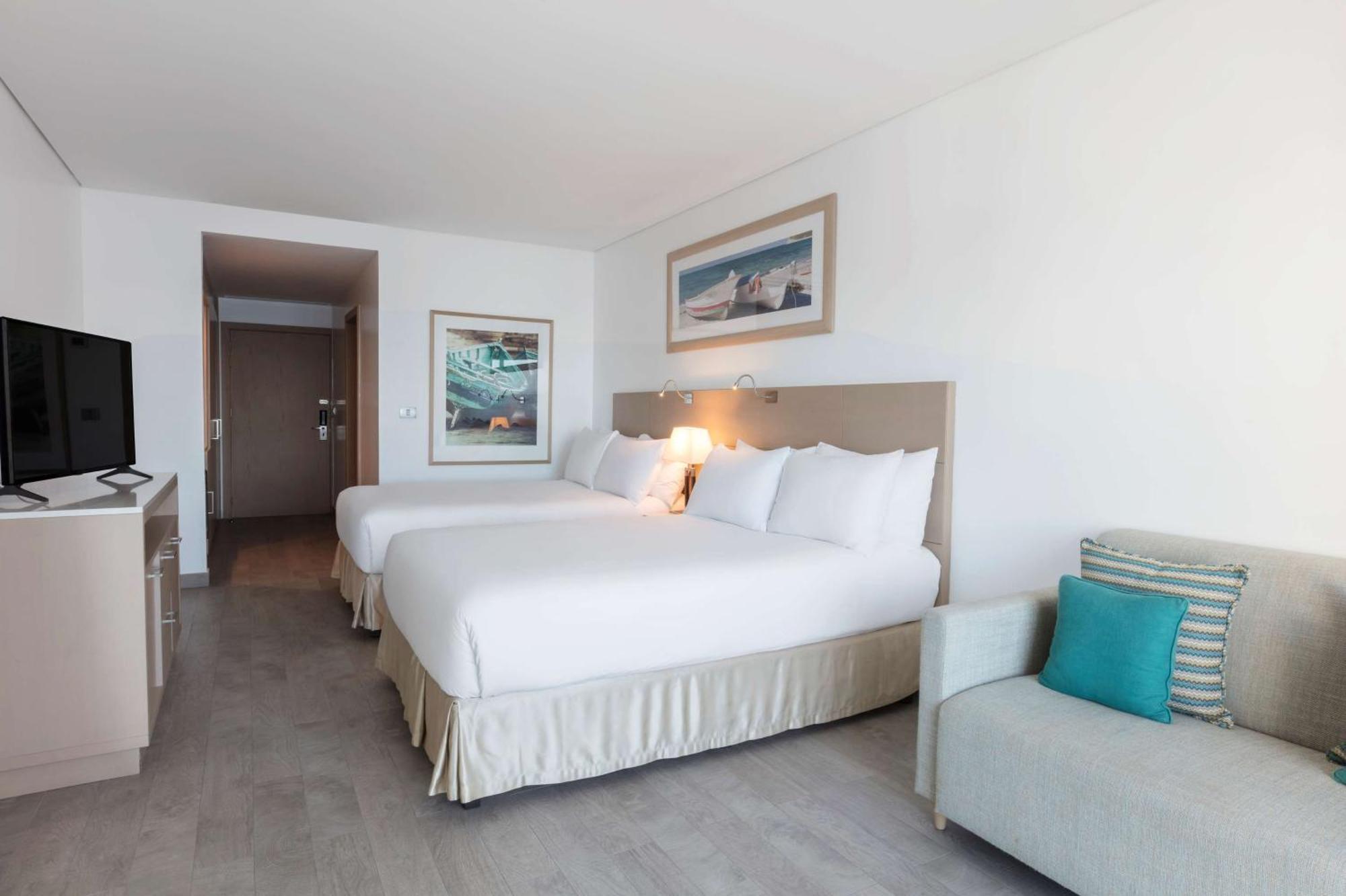Junior Oceanfront Double Suite with Balcony