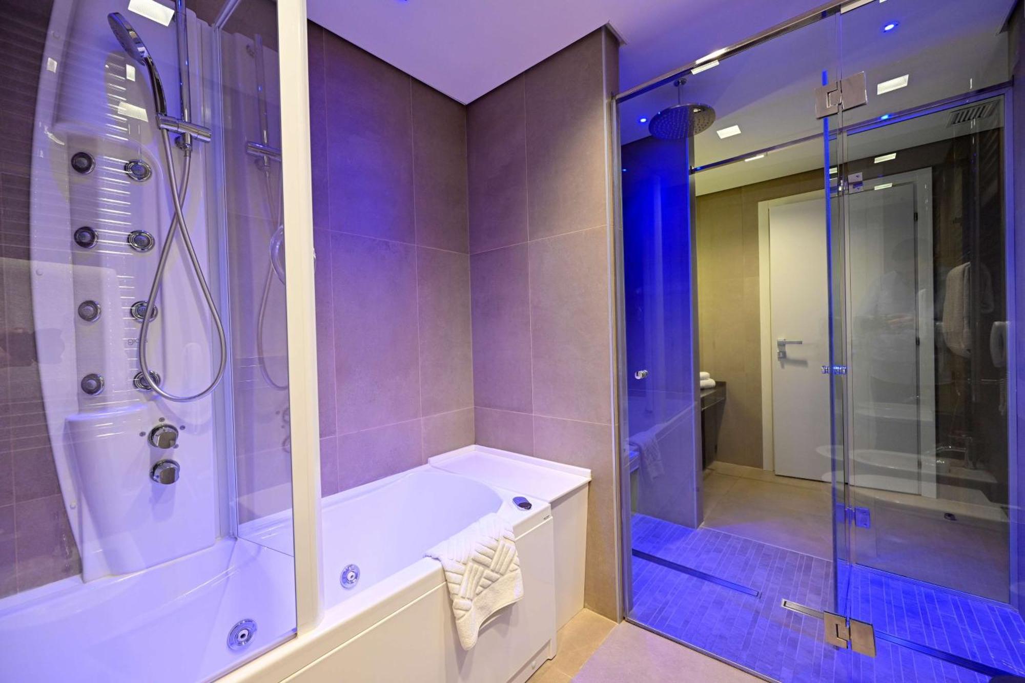 One-Bedroom King Suite
