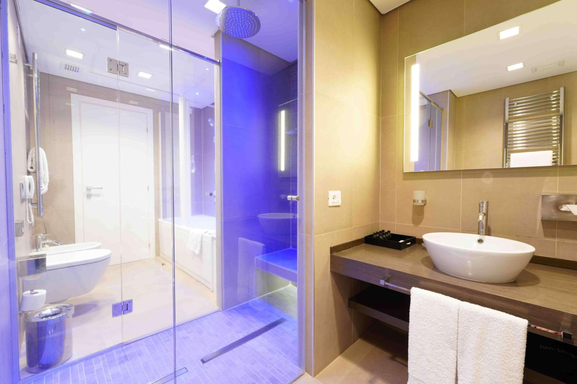 One-Bedroom King Suite