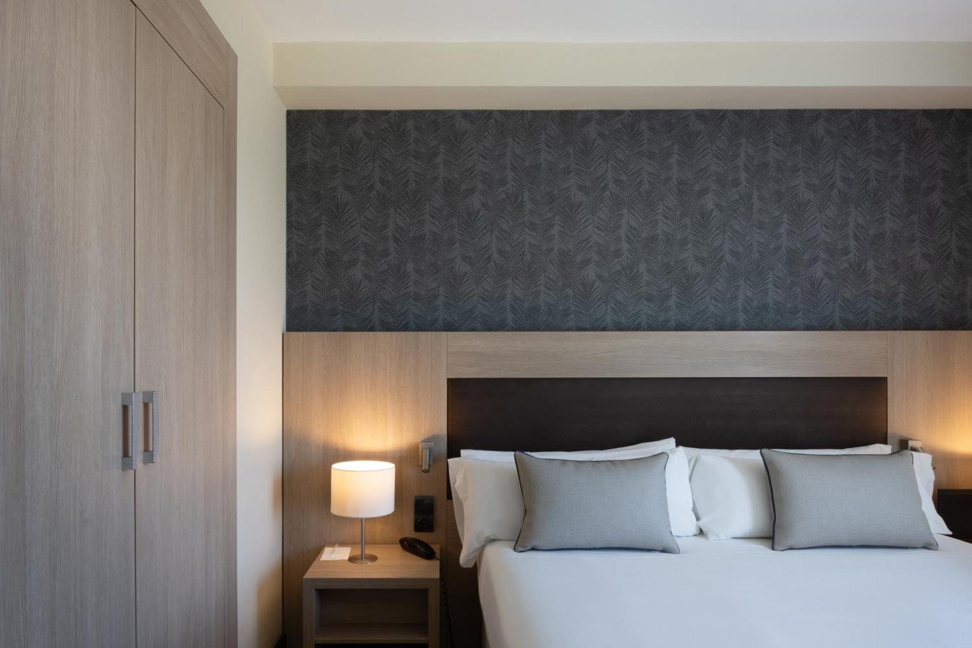 Chambre Double avec Terrasse - Vue sur Jardin et Mer