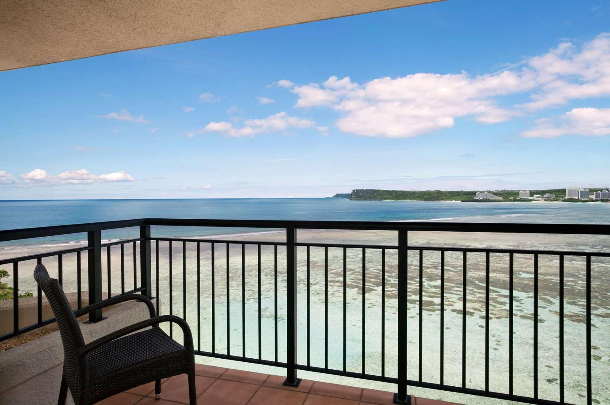 Premier Executive Suite - Lounge Access