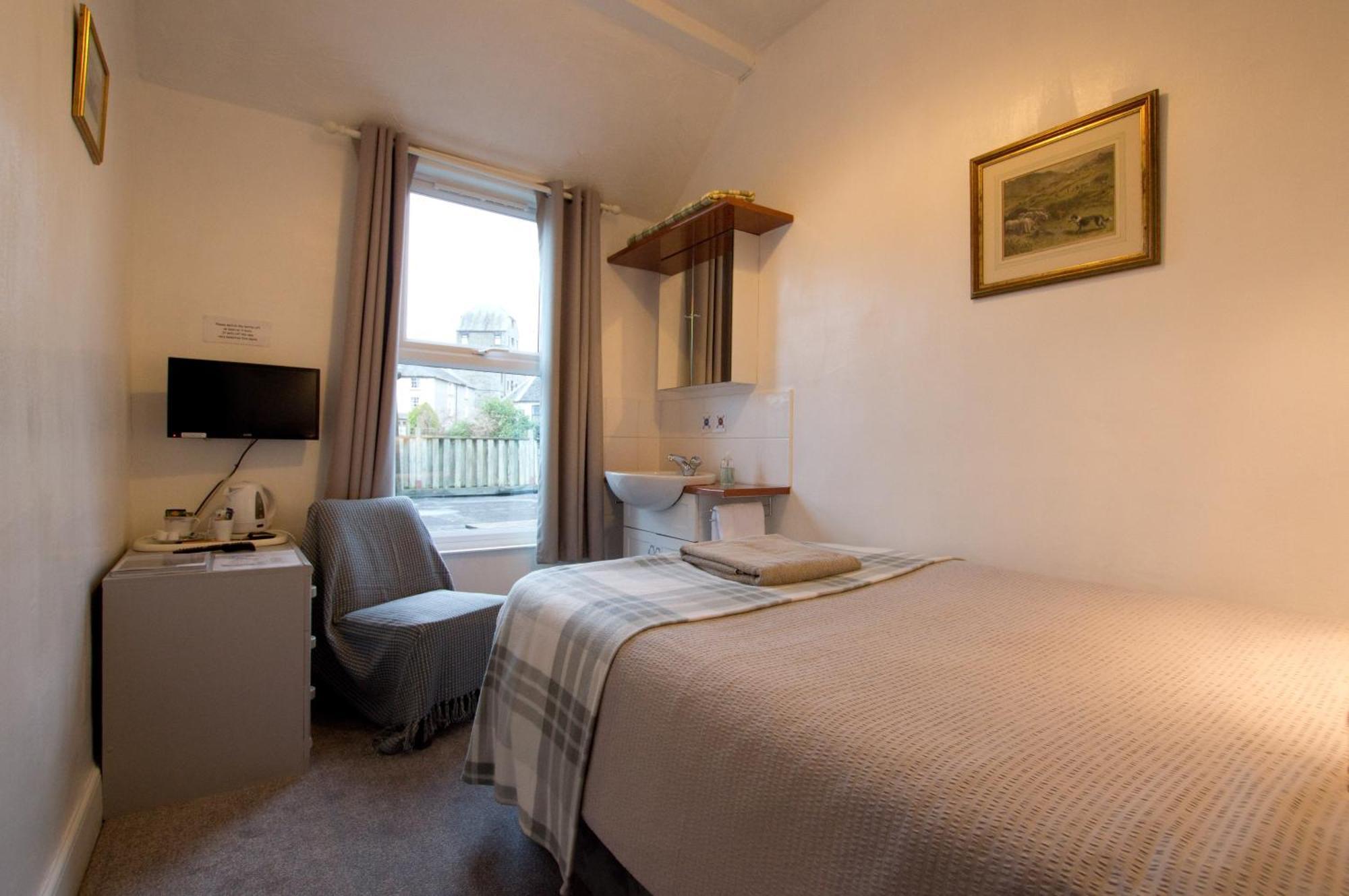 Single Room with Private External Bathroom
