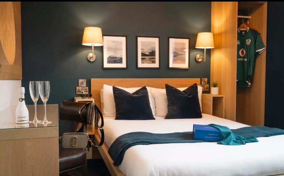 Double Room,1552797676:JPEG