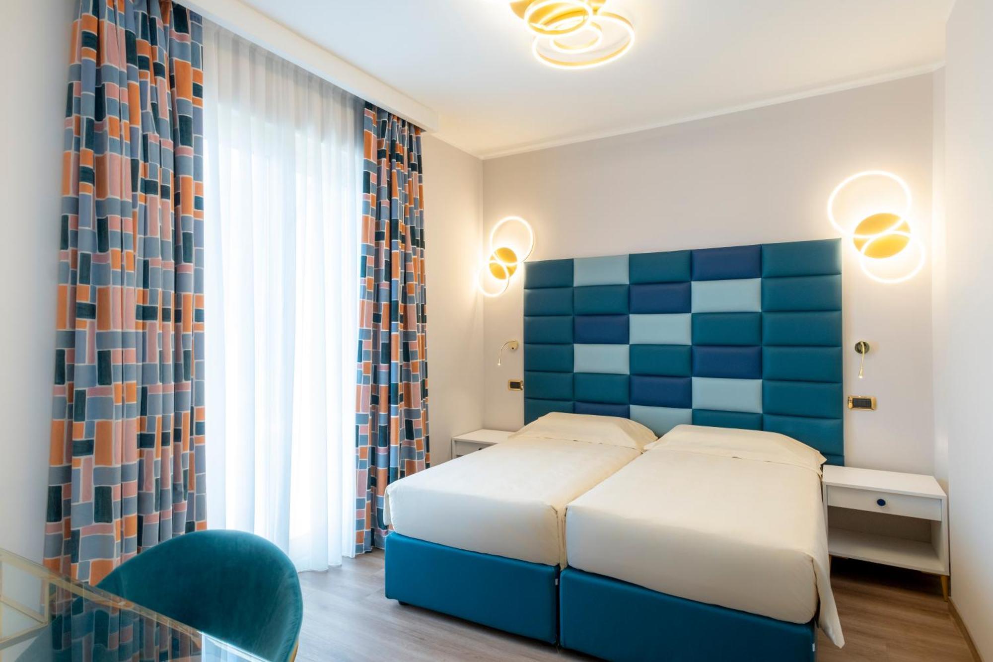 Deluxe One-Bedroom Apartment with Lake View