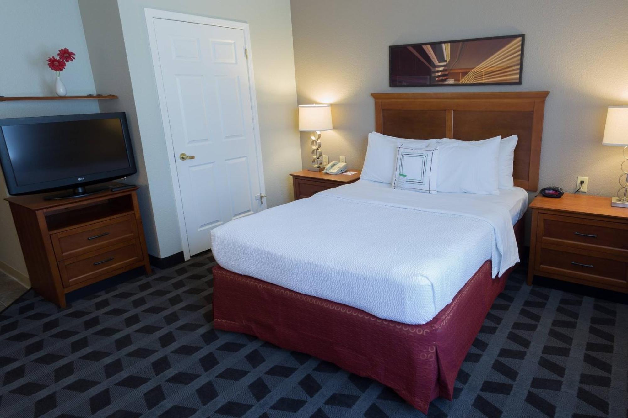 2 Bedroom Suite