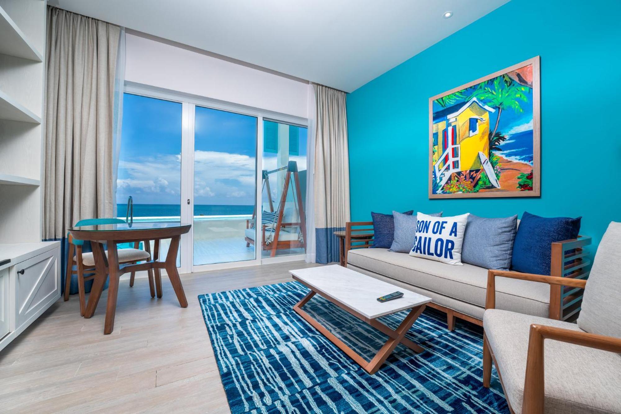 Oceanfront Paradise Swim-up Studio
