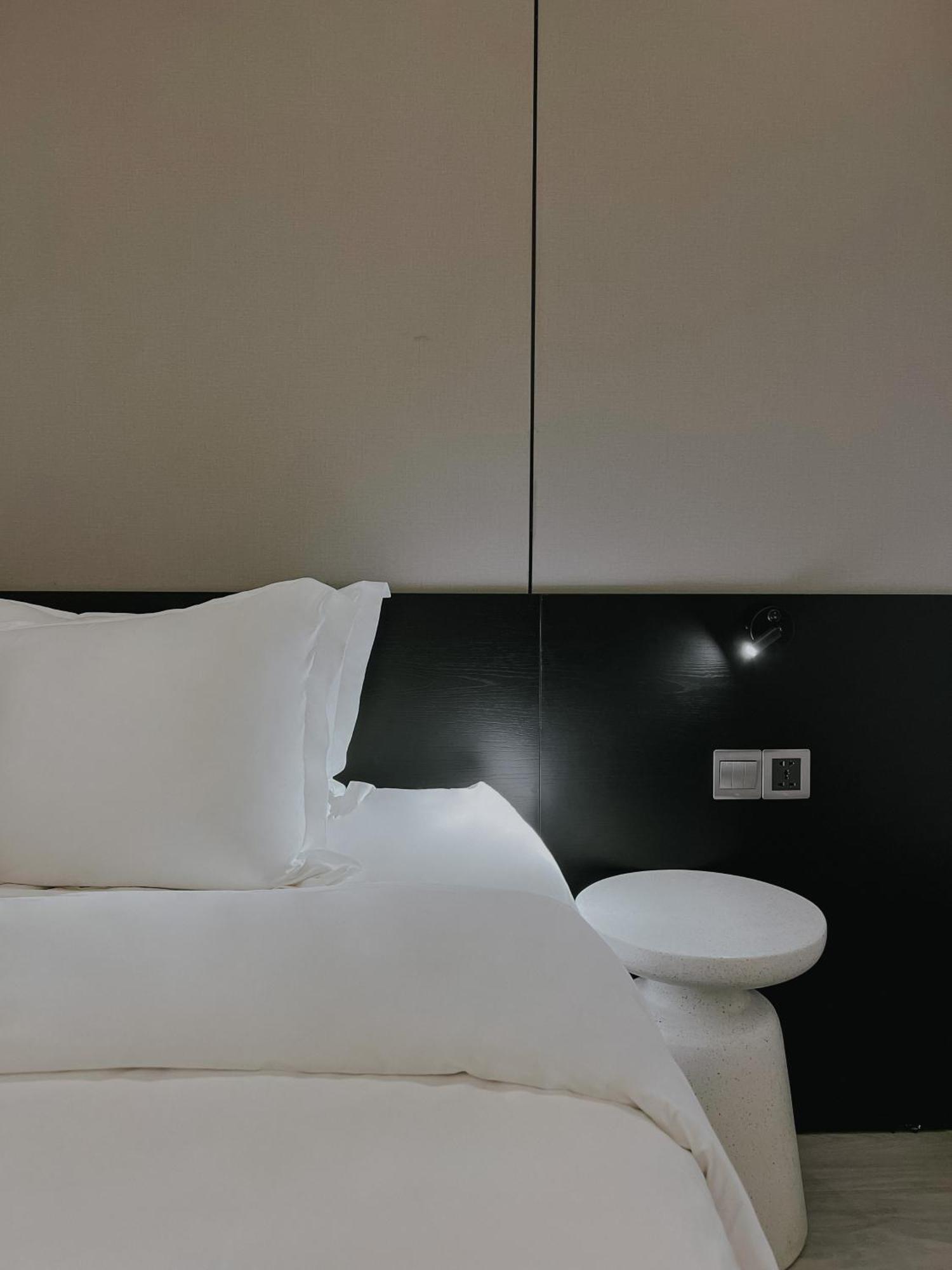 King Studio Sofa Bed,1553248714:JPEG