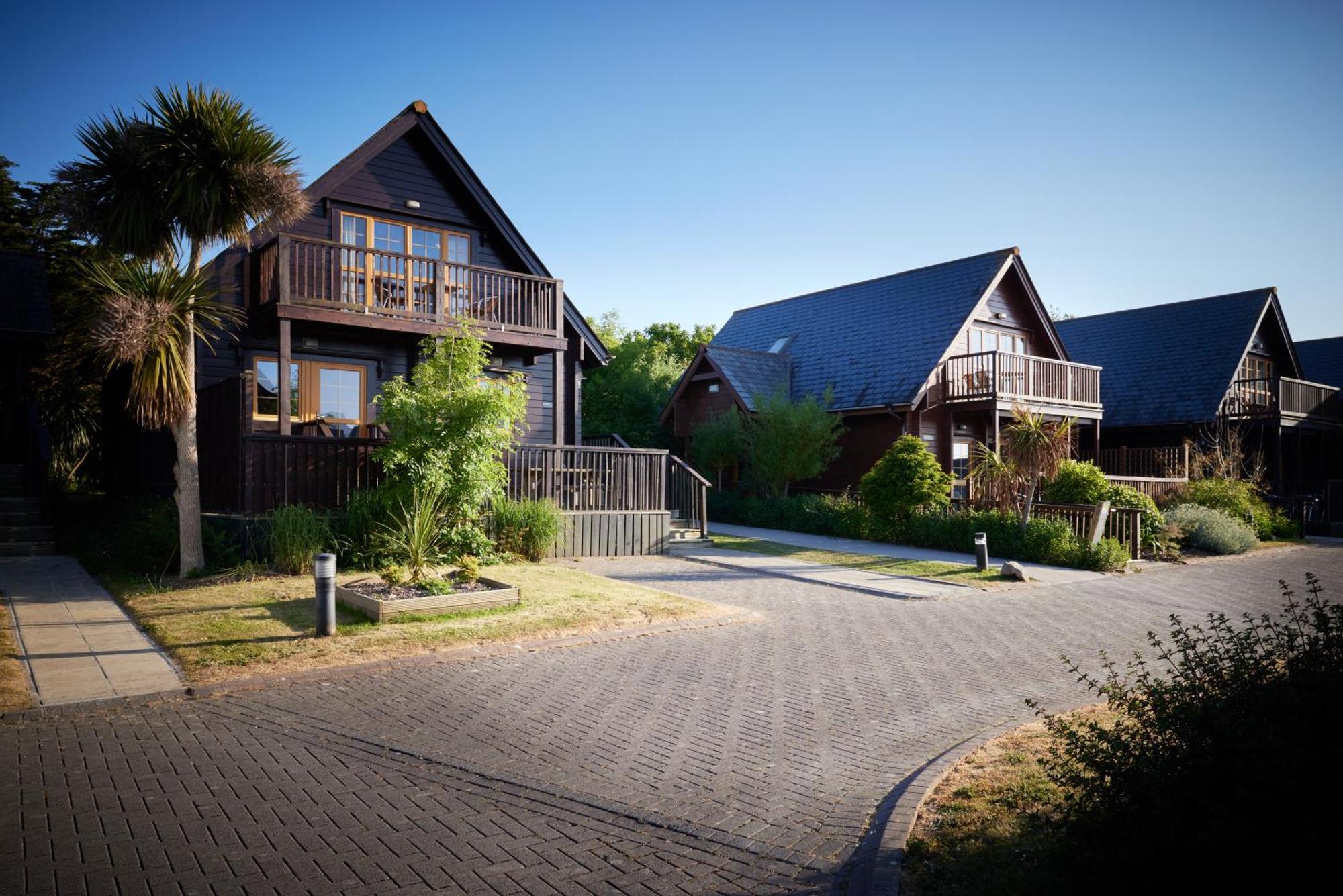 Scandinavian 3 Bedroom Lodge - Dog Friendly