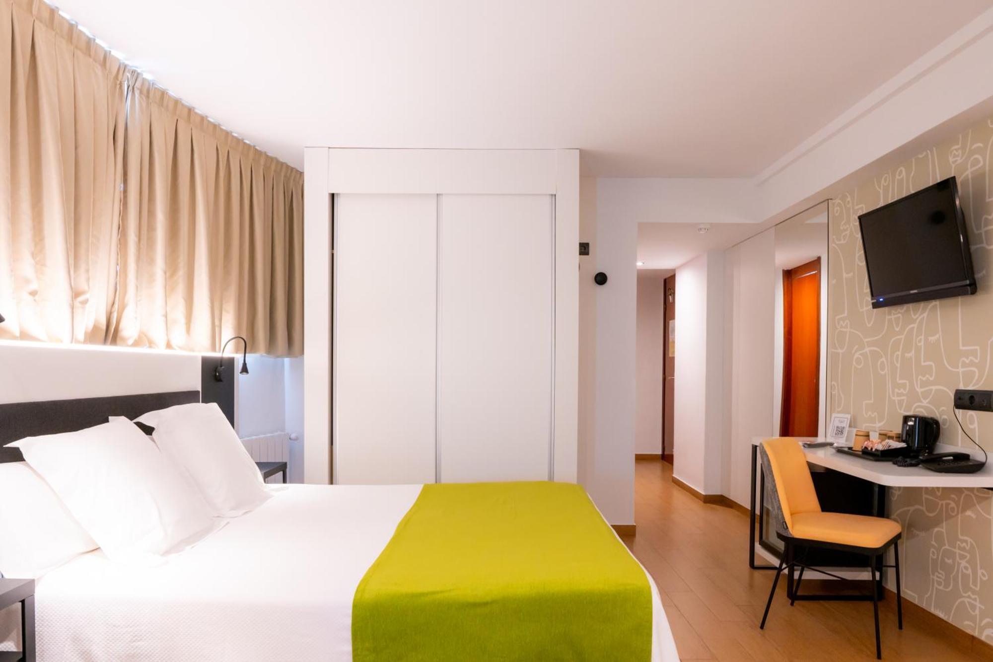 Quarto Individual com Varanda