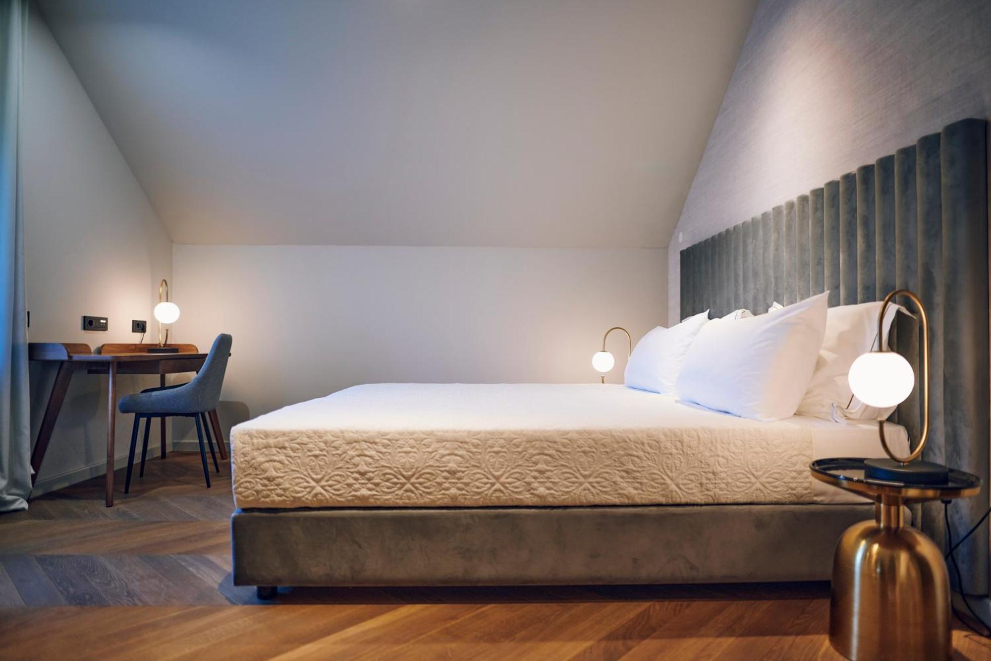 Superior Three-Bedroom Apartment - Penthouse