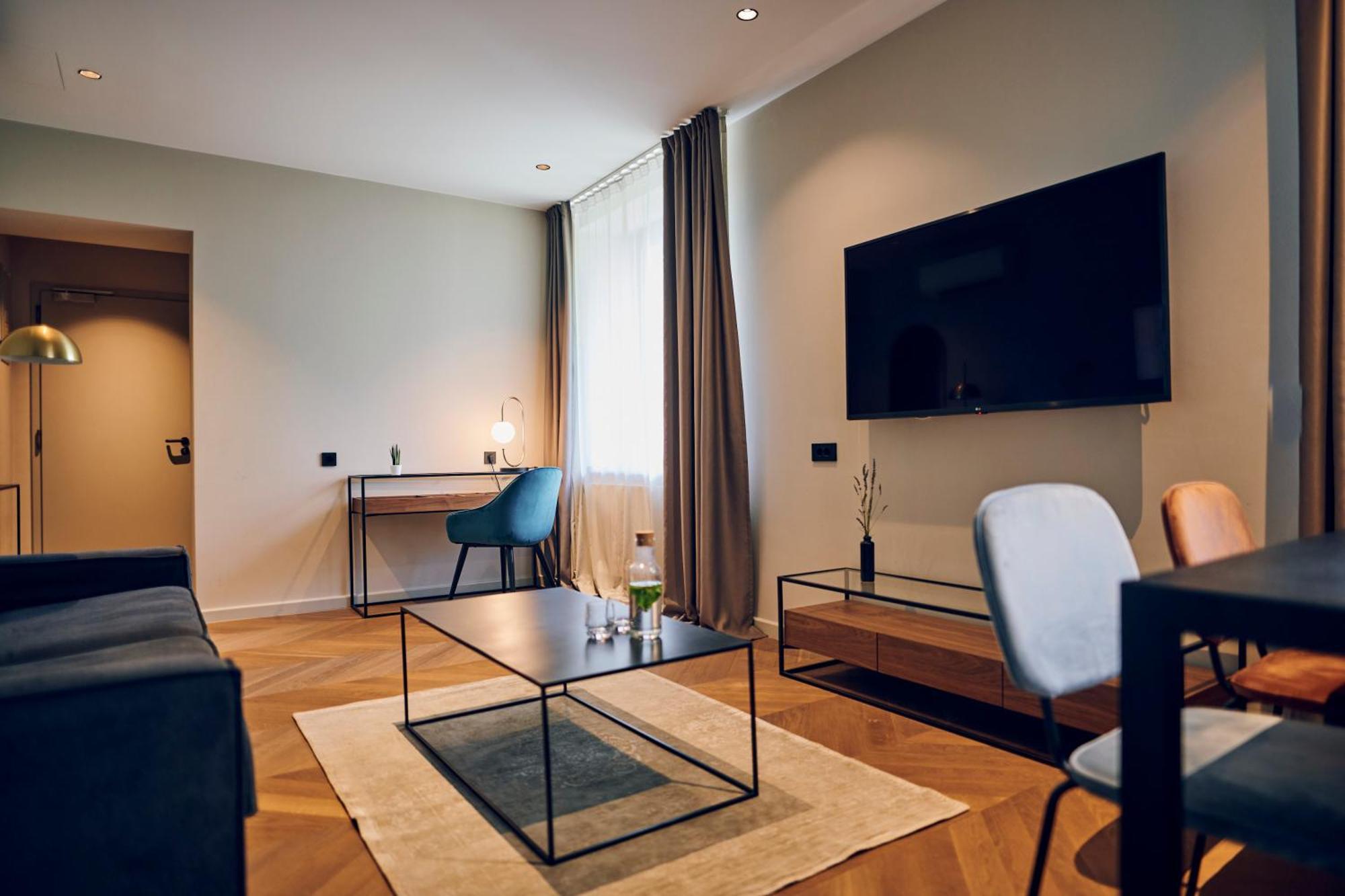 Superior One-Bedroom Apartment